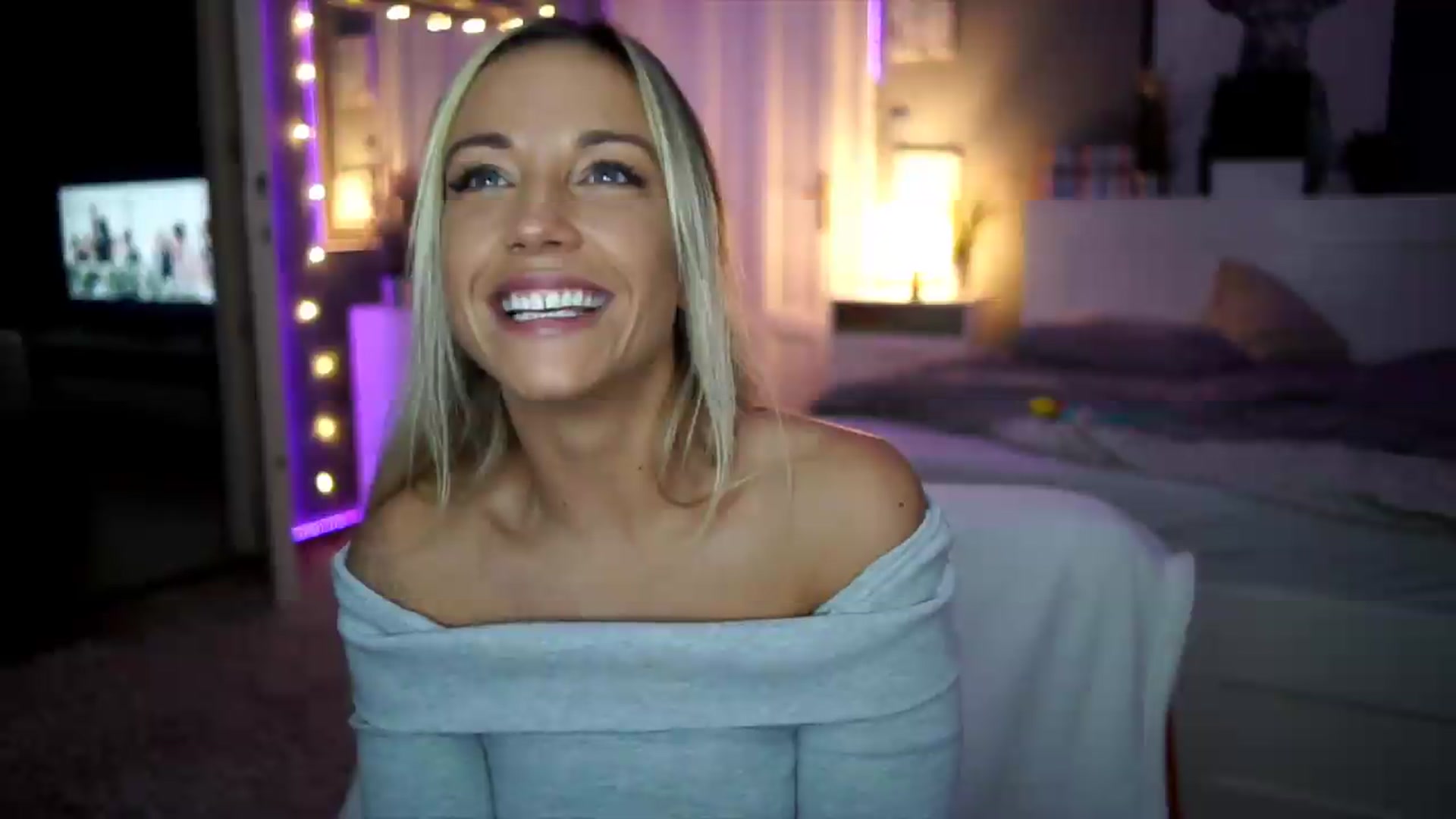 Gallery image thumbnail from Hotangelalli's myfreecams stream on, 08/22/2026, 23:46 image 5 of 20