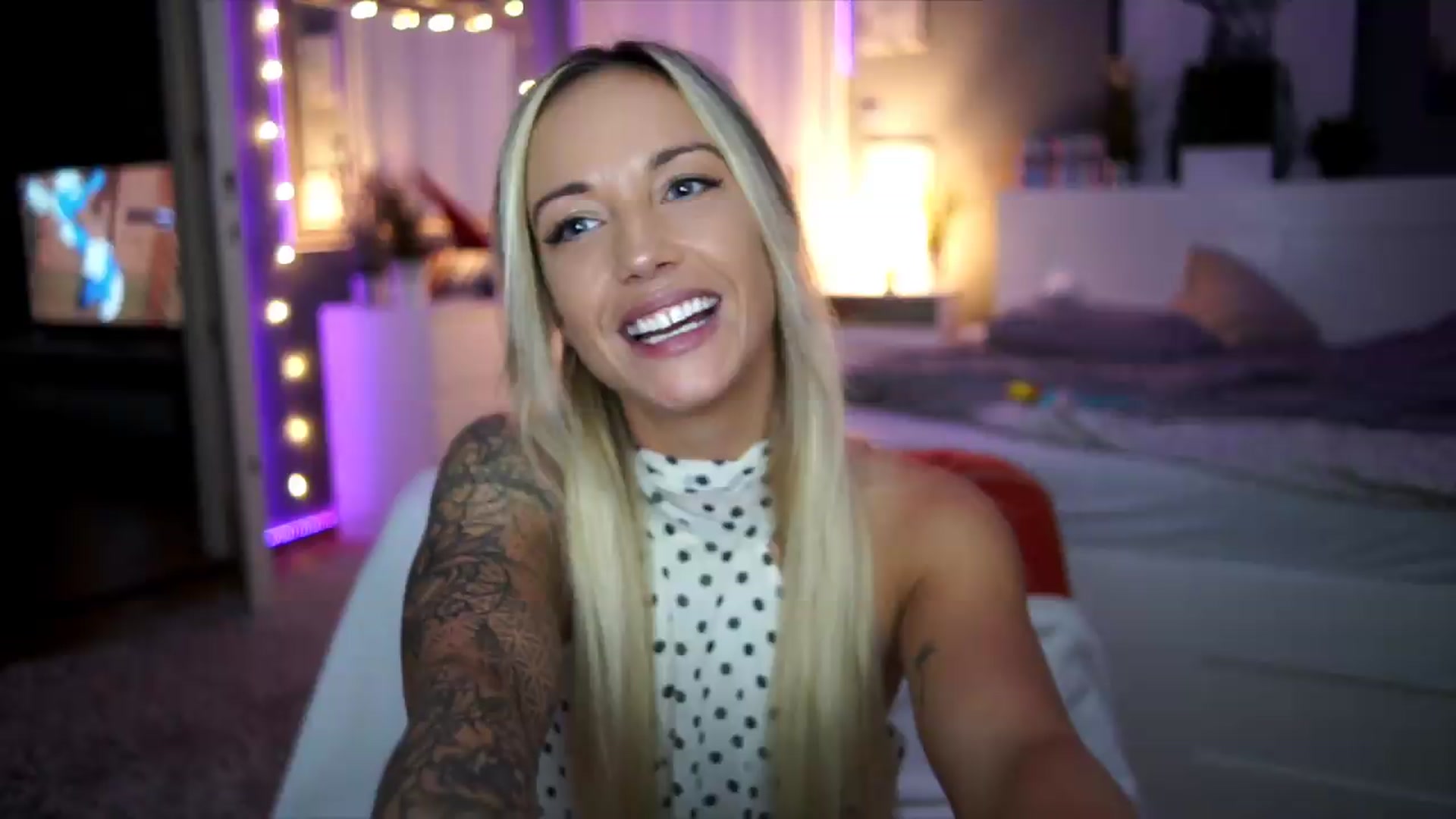 Gallery image thumbnail from Hotangelalli's myfreecams stream on, 08/23/2026, 03:19 image 15 of 20