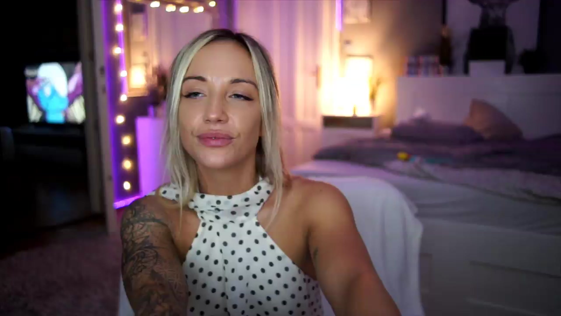 Gallery image thumbnail from Hotangelalli's myfreecams stream on, 08/23/2026, 04:13 image 4 of 20