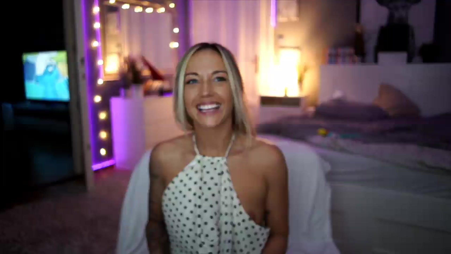 Gallery image thumbnail from Hotangelalli's myfreecams stream on, 08/23/2026, 04:13 image 19 of 20