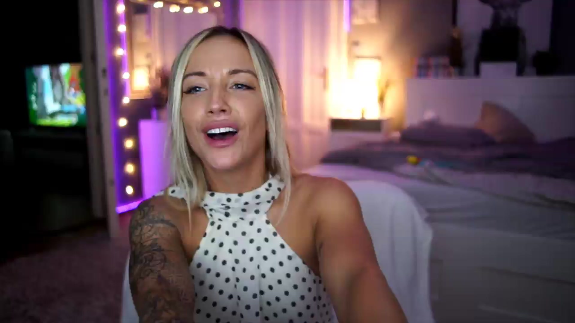 Gallery image thumbnail from Hotangelalli's myfreecams stream on, 08/23/2026, 04:13 image 2 of 20