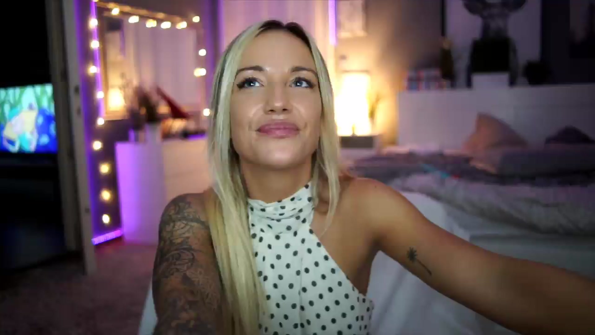Gallery image thumbnail from Hotangelalli's myfreecams stream on, 08/23/2026, 05:51 image 4 of 20