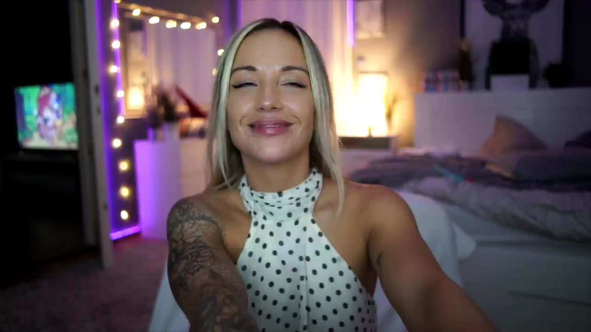 Gallery image thumbnail from Hotangelalli's myfreecams stream on, 08/23/2026, 05:51 image 10 of 20