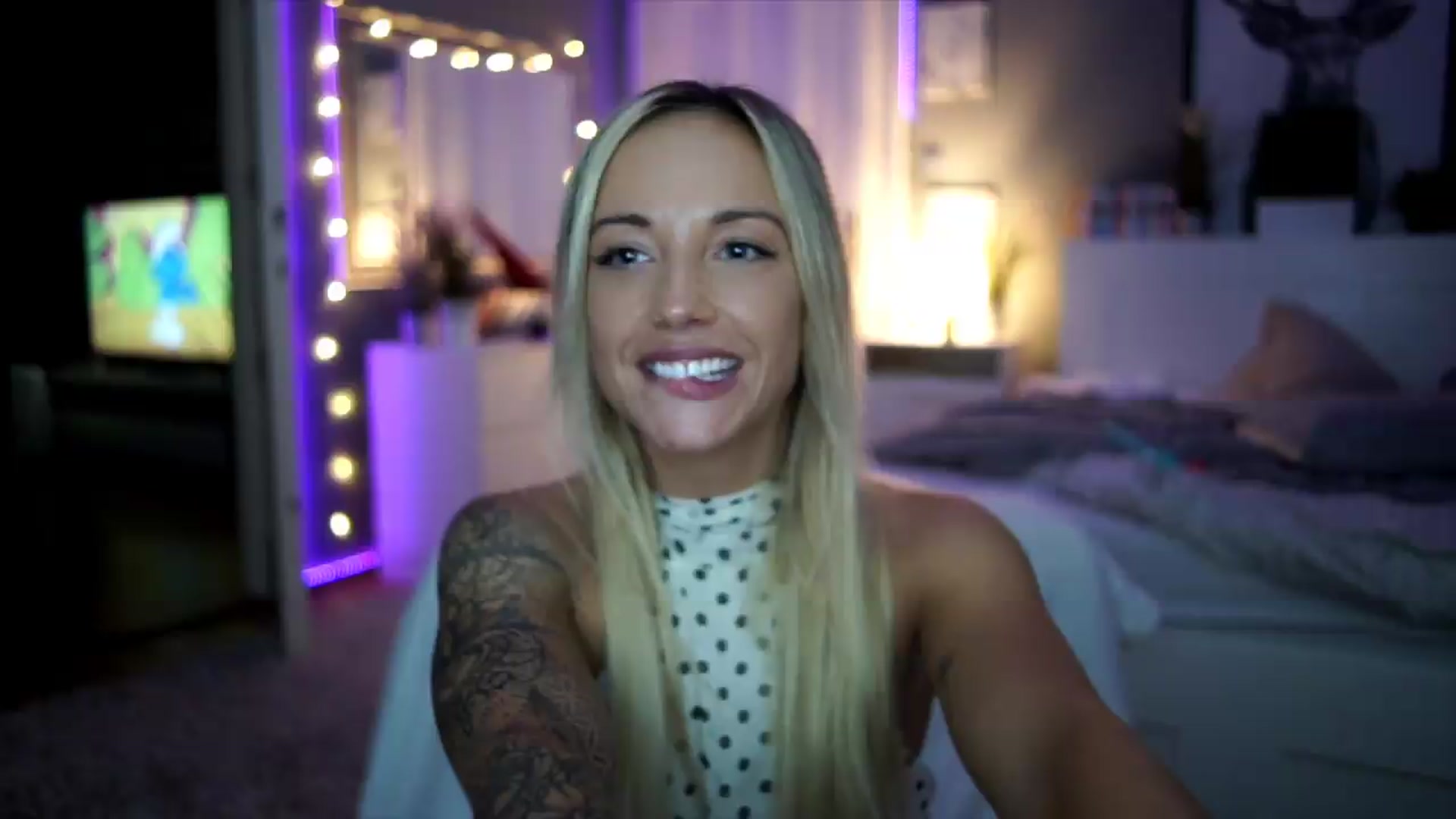 Gallery image thumbnail from Hotangelalli's myfreecams stream on, 08/23/2026, 05:51 image 6 of 20