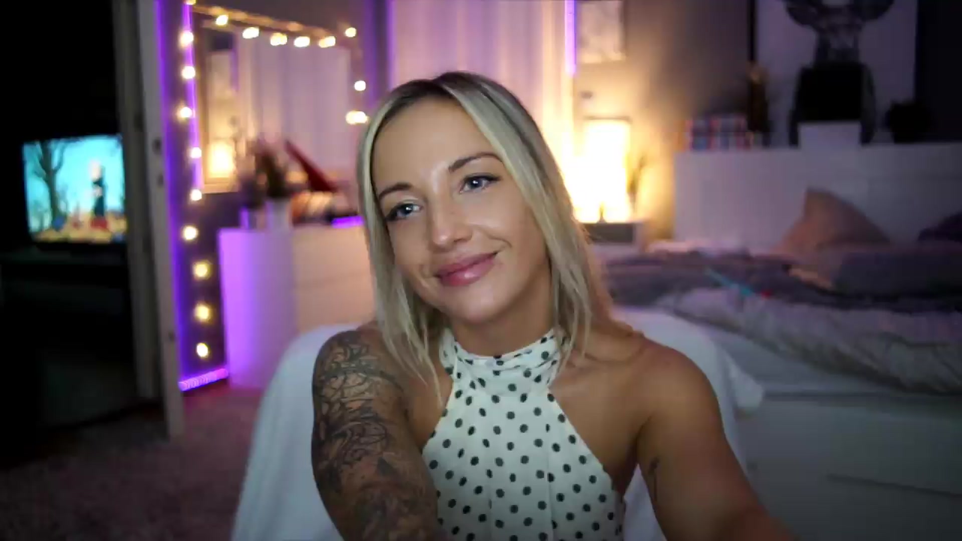 Gallery image thumbnail from Hotangelalli's myfreecams stream on, 08/23/2026, 05:51 image 9 of 20