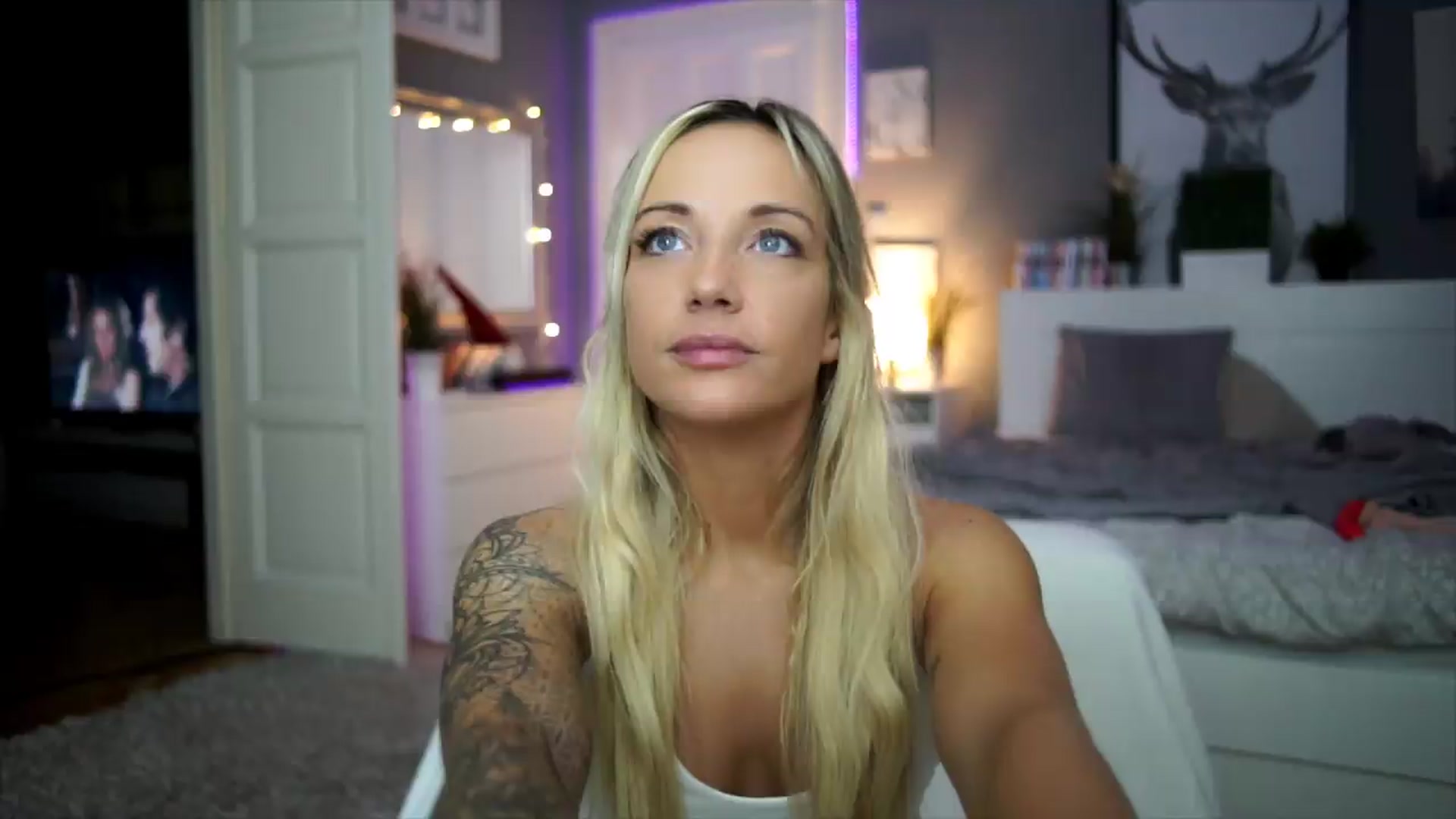 Gallery image thumbnail from Hotangelalli's myfreecams stream on, 08/26/2026, 01:55 image 13 of 20