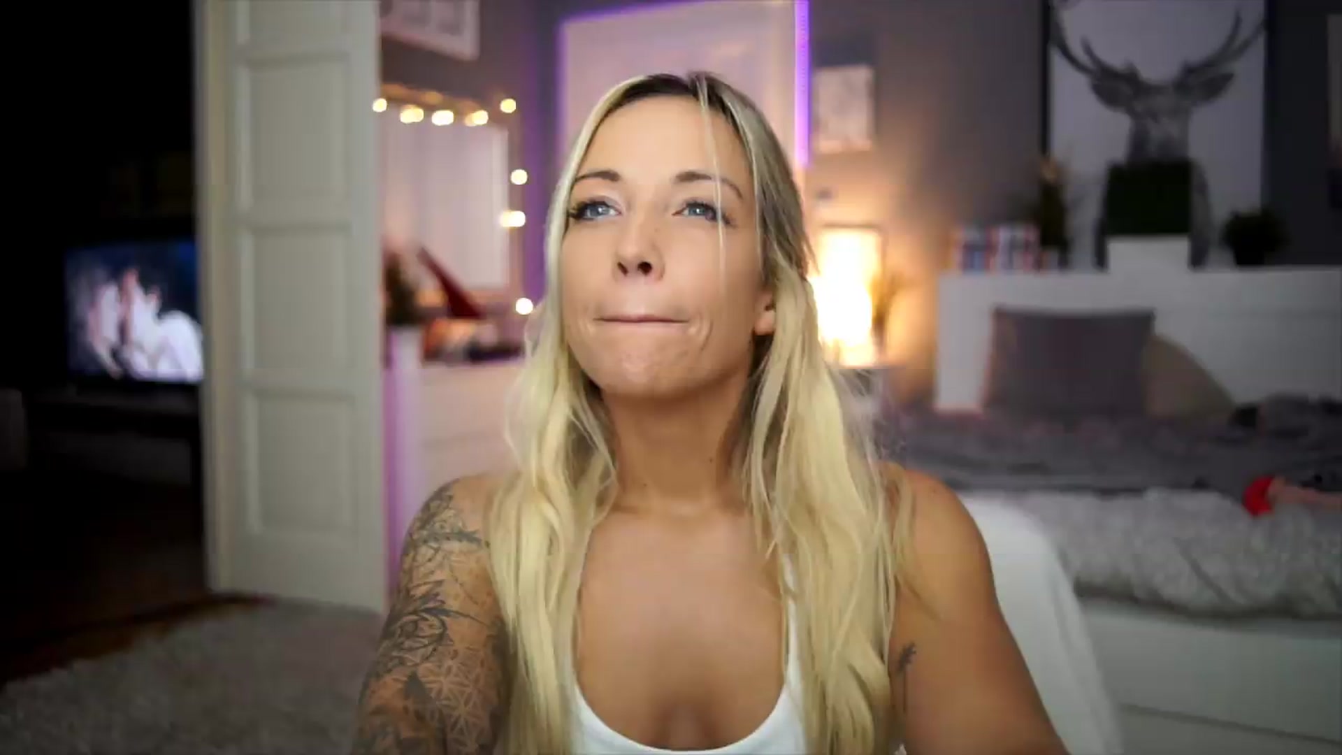 Gallery image thumbnail from Hotangelalli's myfreecams stream on, 08/26/2026, 01:55 image 9 of 20