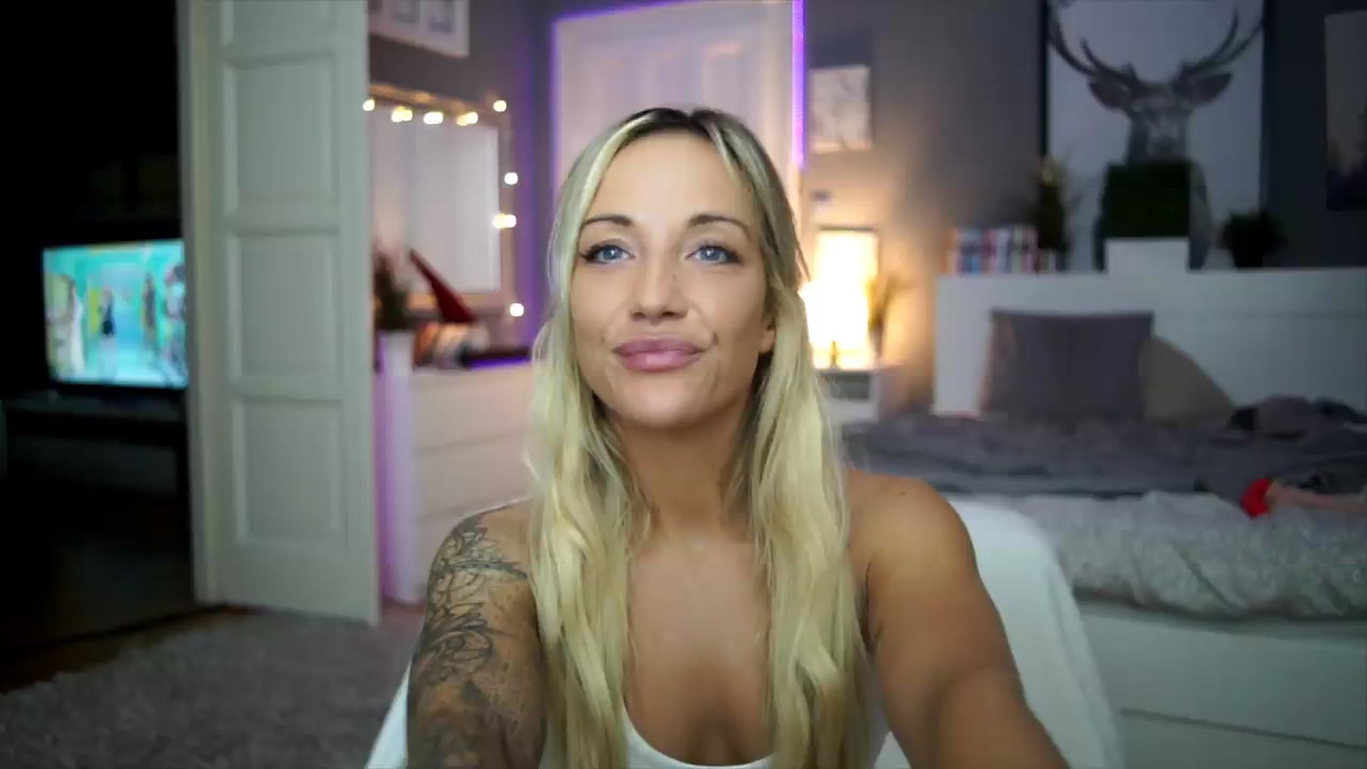 Gallery image thumbnail from Hotangelalli's myfreecams stream on, 08/26/2026, 01:55 image 12 of 20