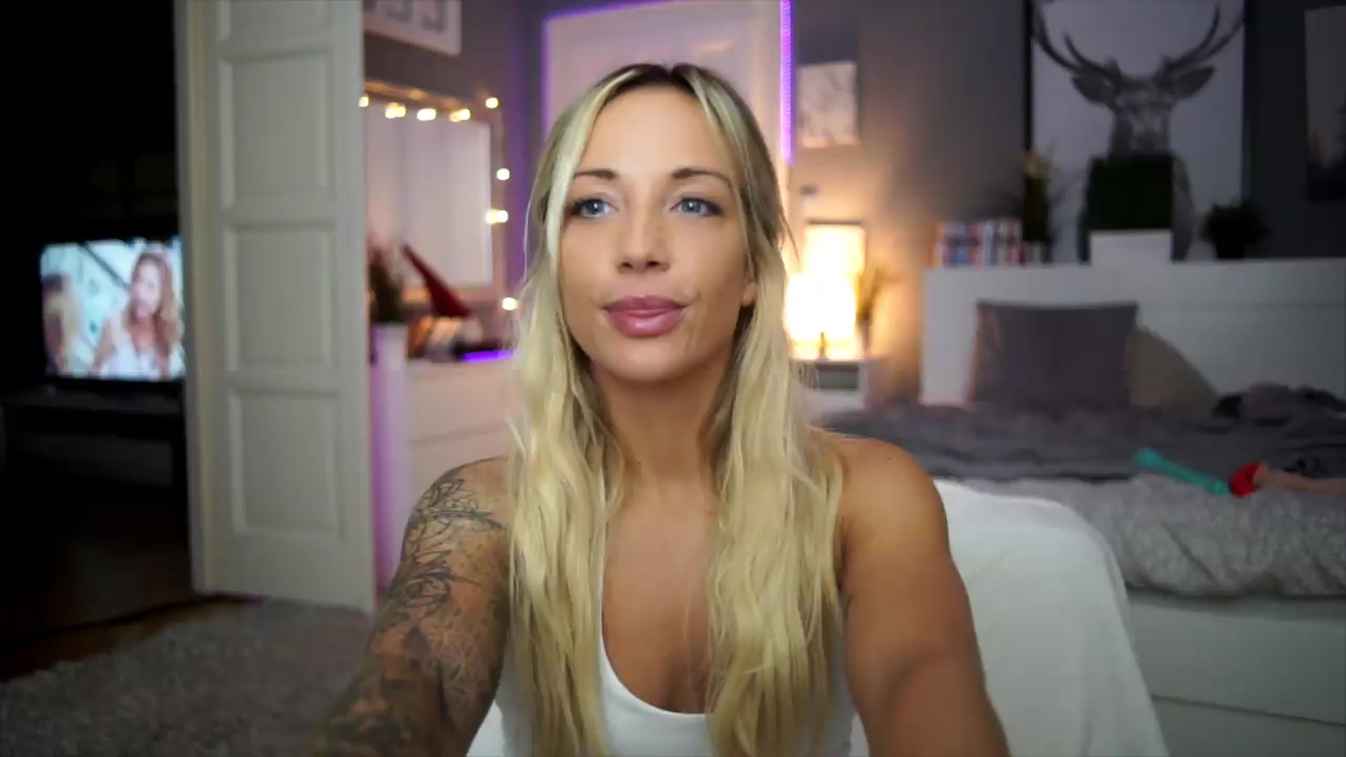 Gallery image thumbnail from Hotangelalli's myfreecams stream on, 08/26/2026, 02:25 image 8 of 20