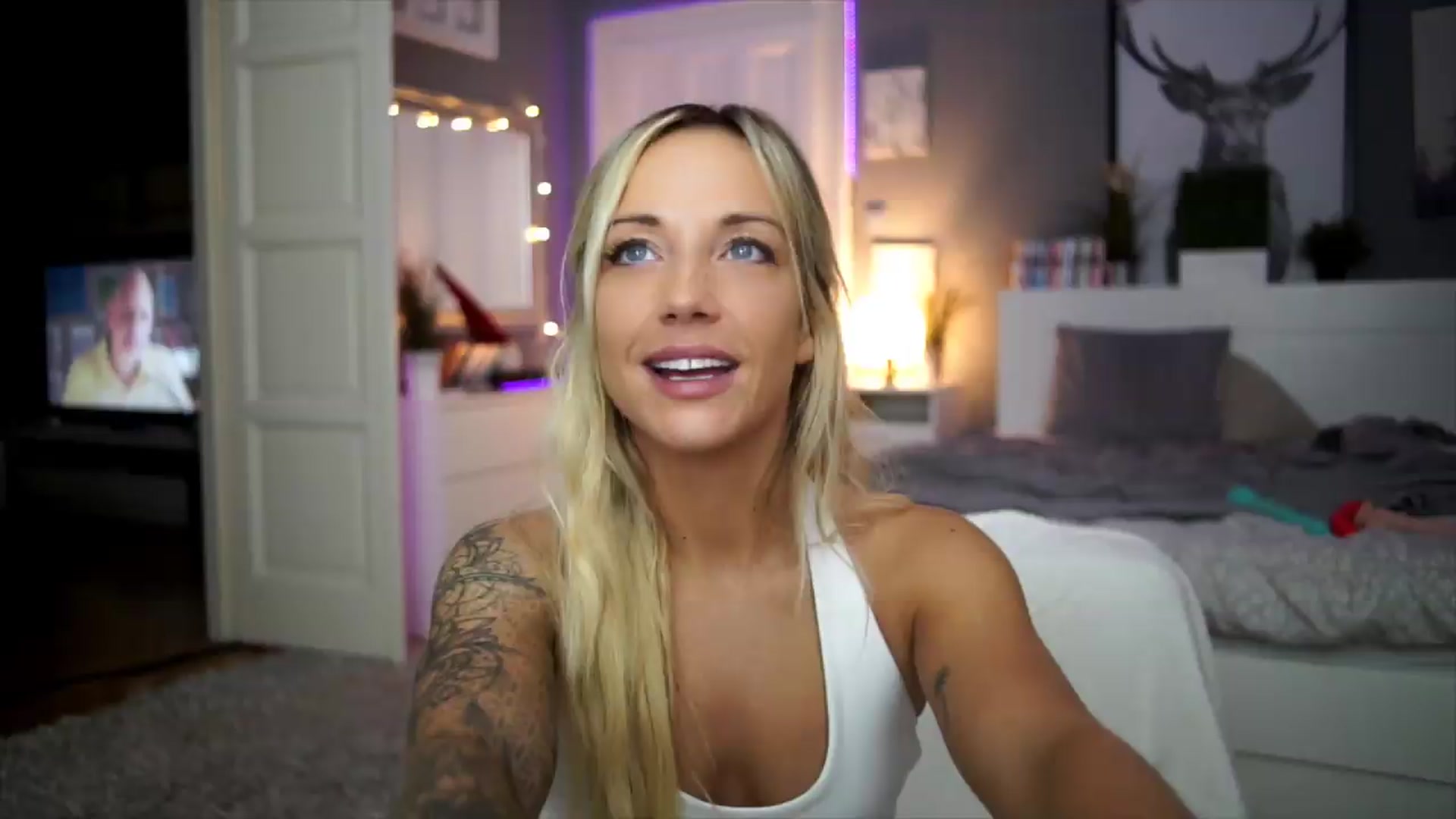 Gallery image thumbnail from Hotangelalli's myfreecams stream on, 08/26/2026, 02:25 image 7 of 20