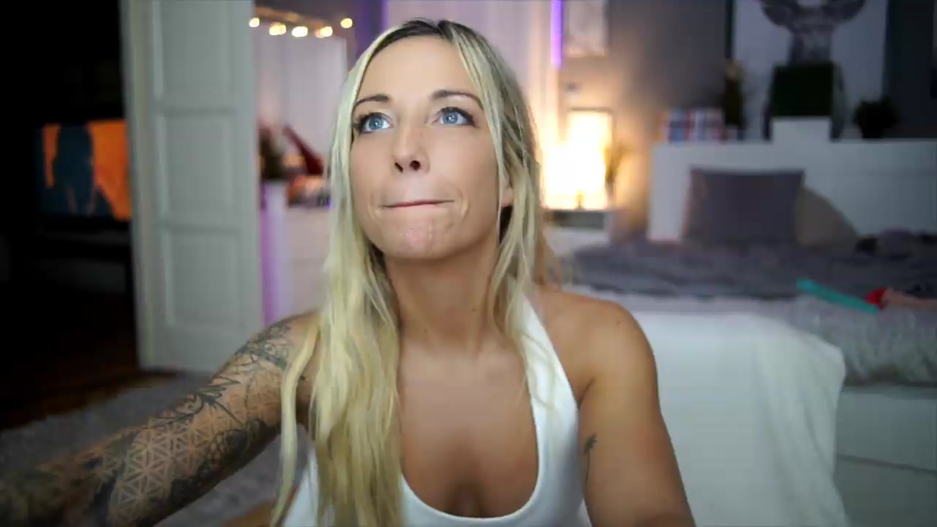 Gallery image thumbnail from Hotangelalli's myfreecams stream on, 08/26/2026, 03:43 image 16 of 20