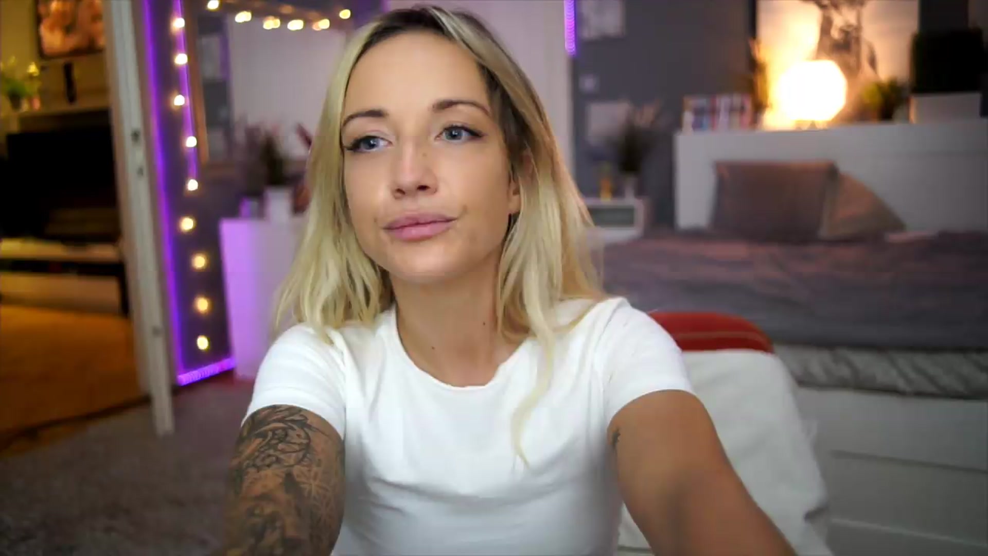 Gallery image thumbnail from Hotangelalli's myfreecams stream on, 09/03/2026, 01:34 image 8 of 20