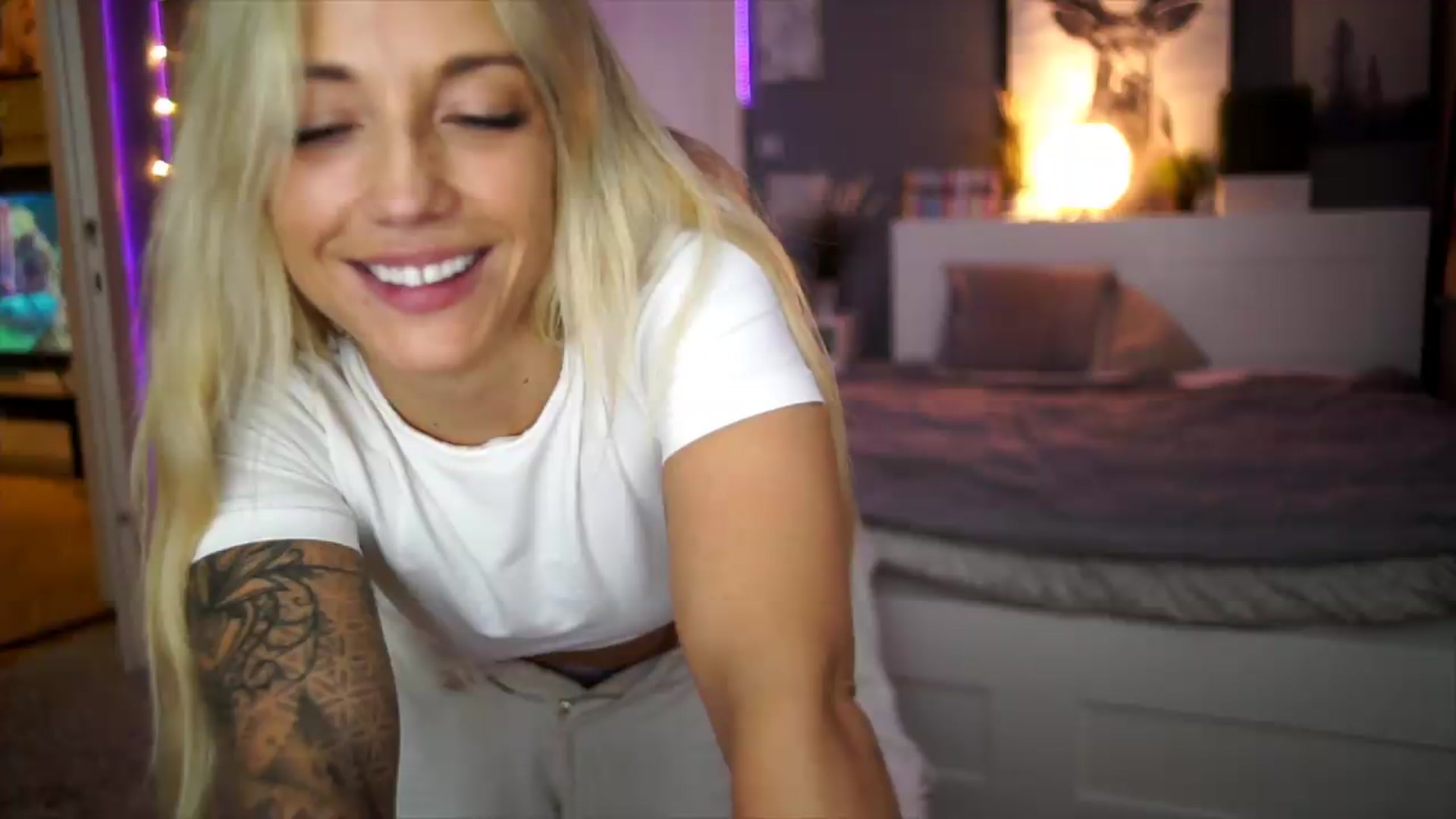 Gallery image thumbnail from Hotangelalli's myfreecams stream on, 09/03/2026, 01:34 image 2 of 20