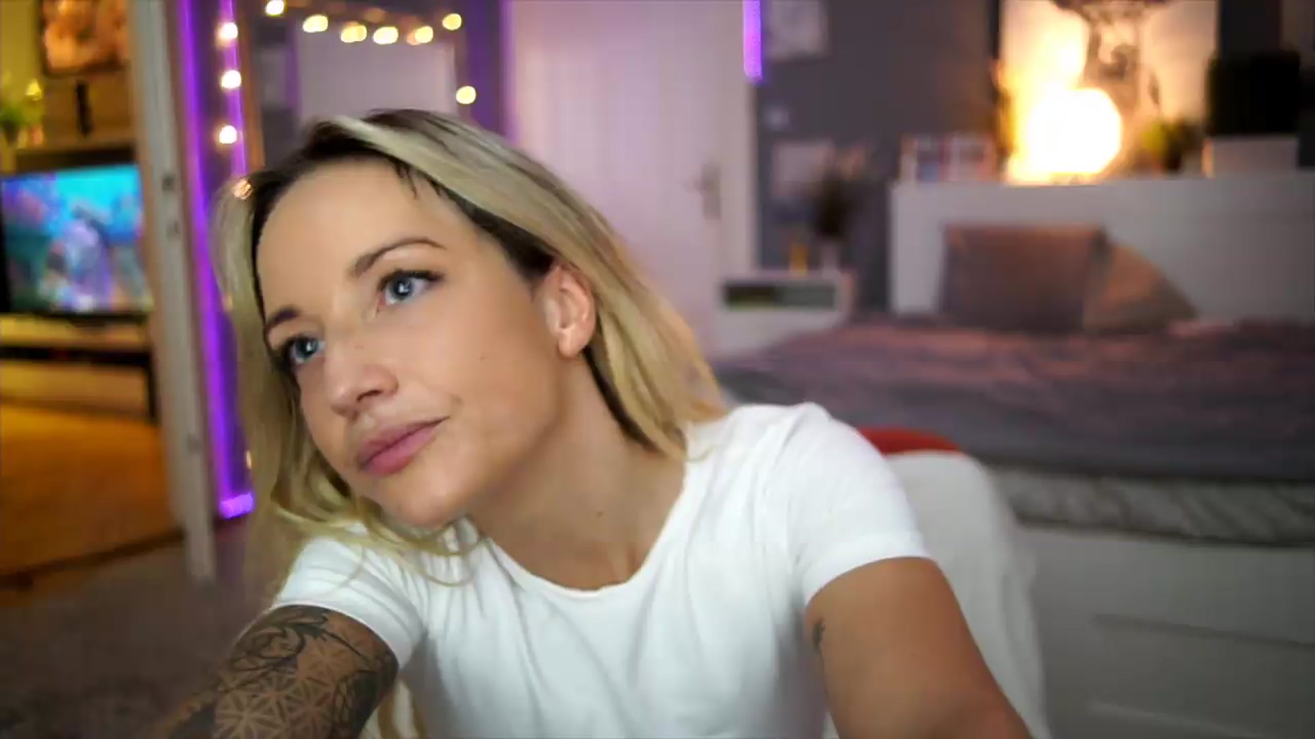 Gallery image thumbnail from Hotangelalli's myfreecams stream on, 09/03/2026, 01:34 image 3 of 20
