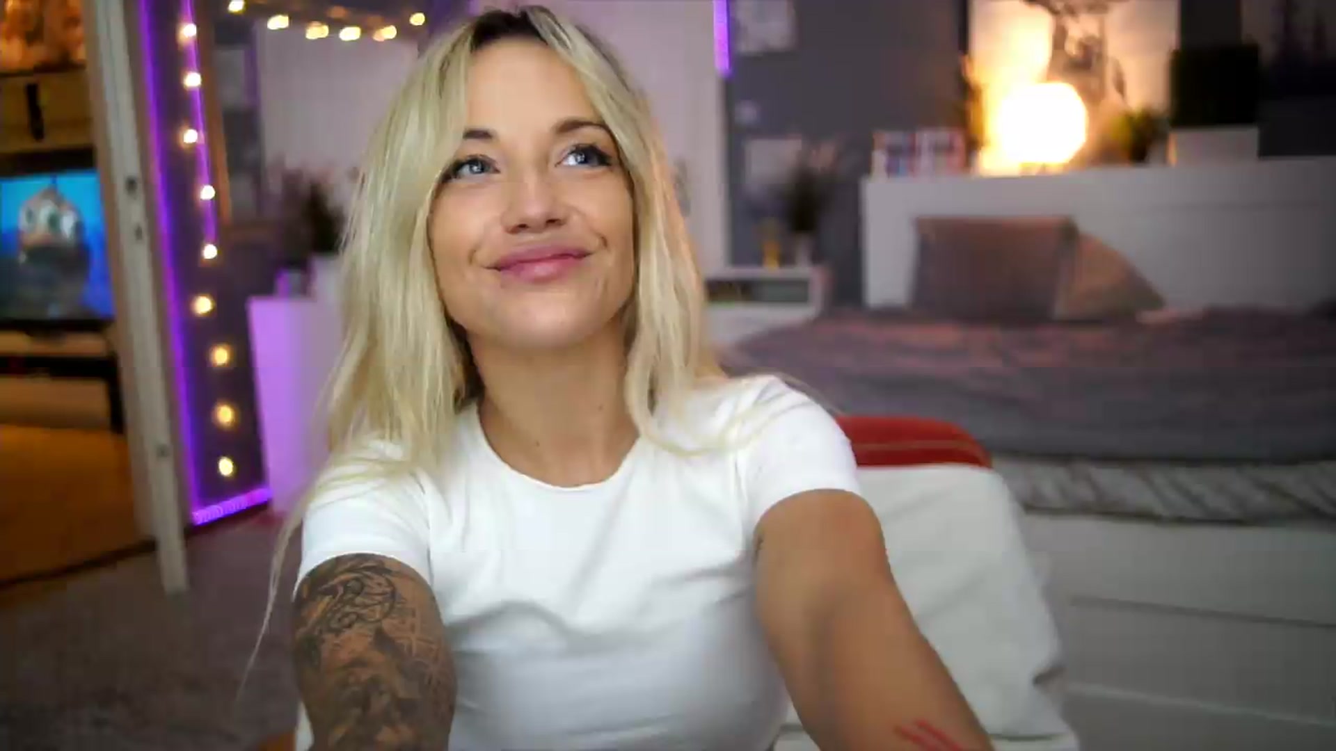 Gallery image thumbnail from Hotangelalli's myfreecams stream on, 09/03/2026, 01:34 image 7 of 20
