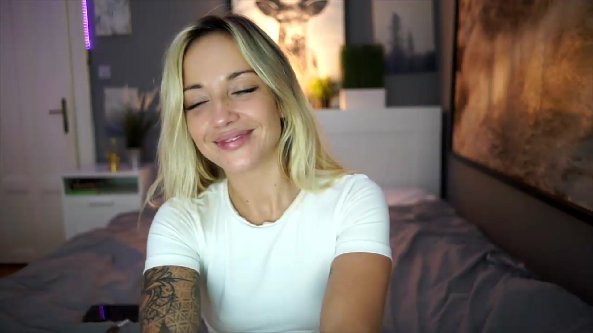 Gallery image thumbnail from Hotangelalli's myfreecams stream on, 09/03/2026, 03:30 image 17 of 20