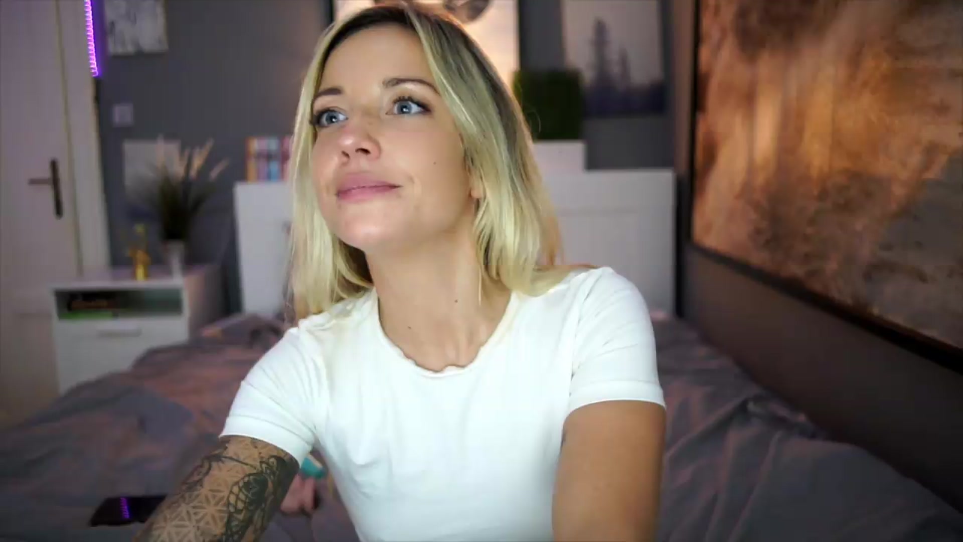 Gallery image thumbnail from Hotangelalli's myfreecams stream on, 09/03/2026, 03:30 image 13 of 20