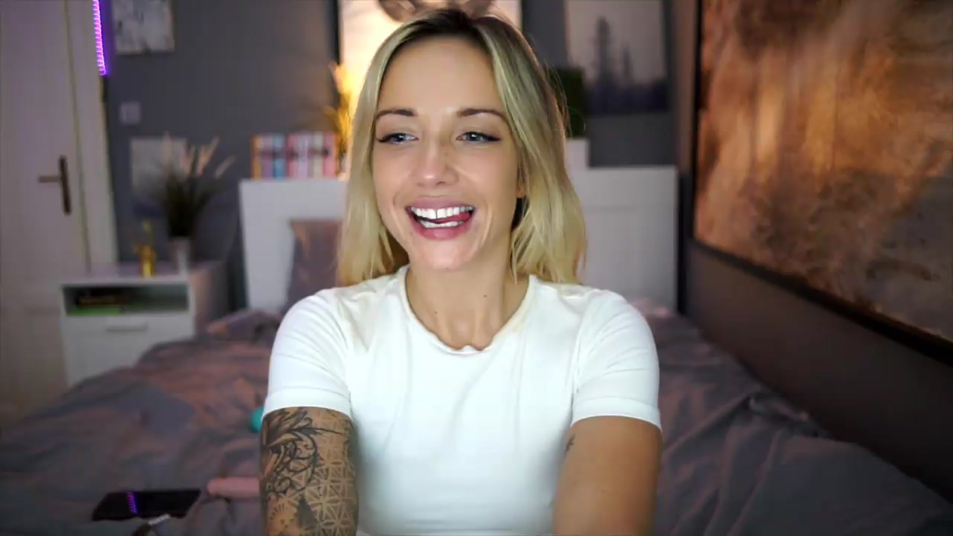 Gallery image thumbnail from Hotangelalli's myfreecams stream on, 09/03/2026, 03:30 image 7 of 20