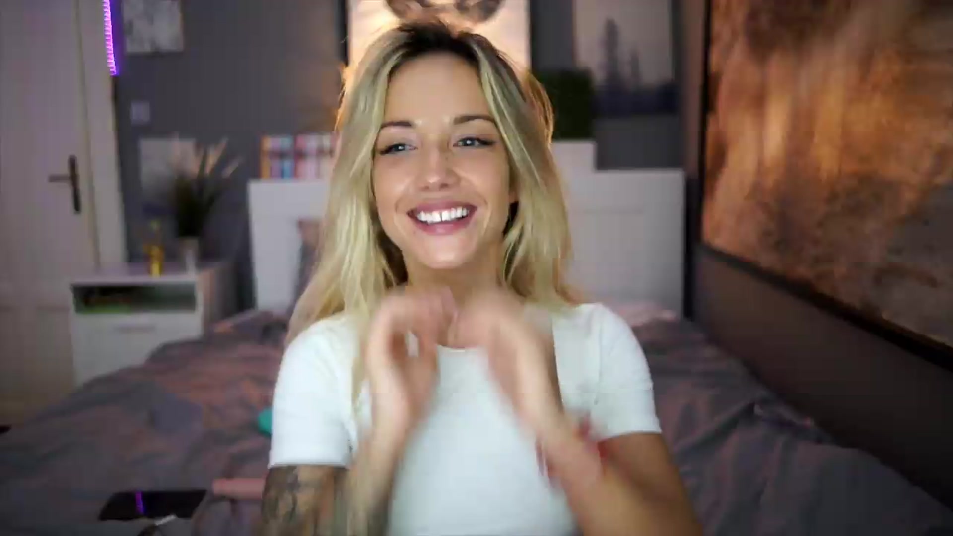 Gallery image thumbnail from Hotangelalli's myfreecams stream on, 09/03/2026, 03:30 image 2 of 20