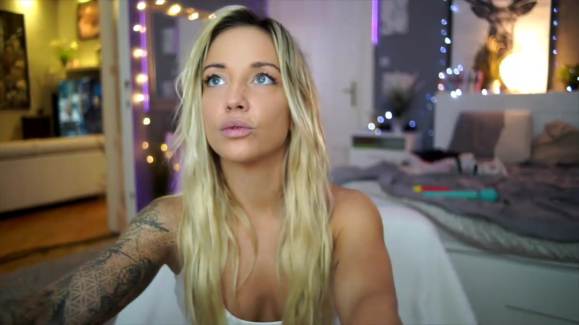 Gallery image thumbnail from Hotangelalli's myfreecams stream on, 09/06/2026, 23:04 image 2 of 20