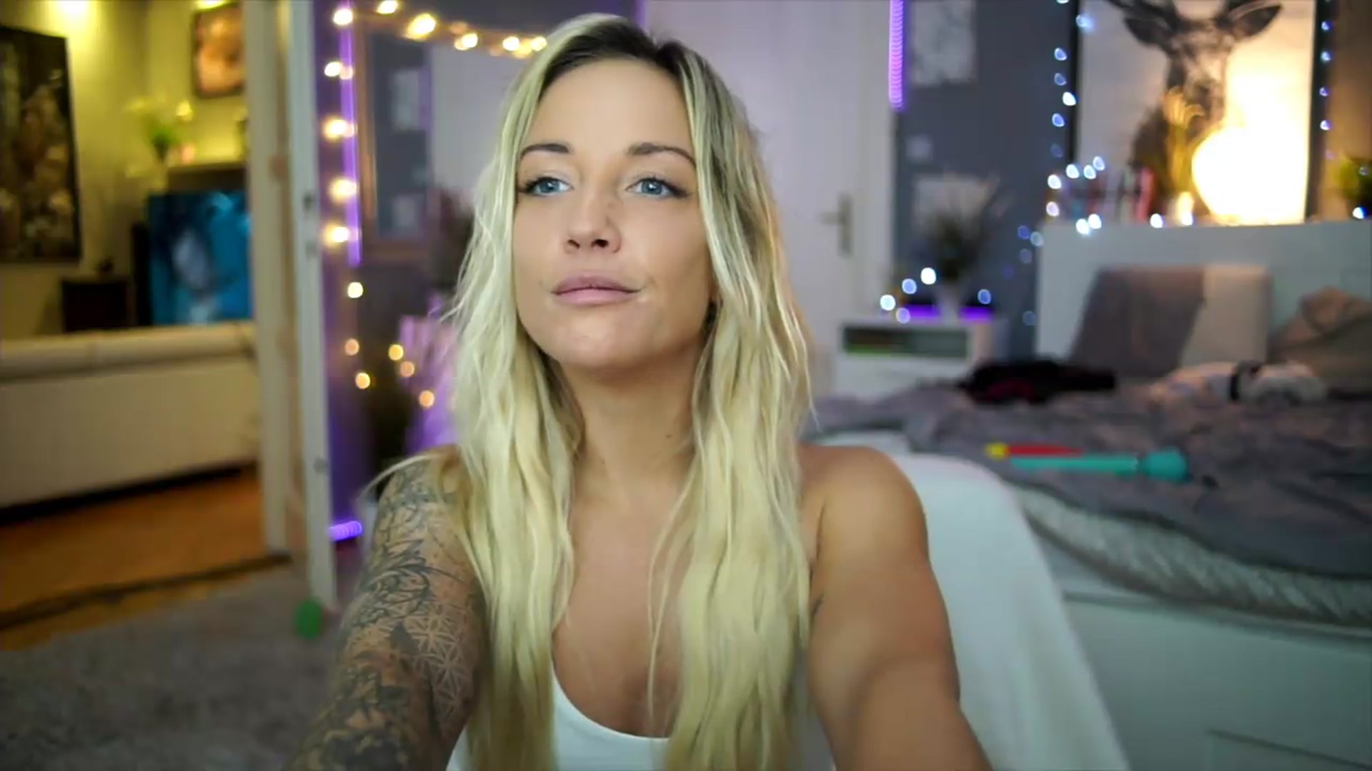 Gallery image thumbnail from Hotangelalli's myfreecams stream on, 09/06/2026, 23:04 image 6 of 20