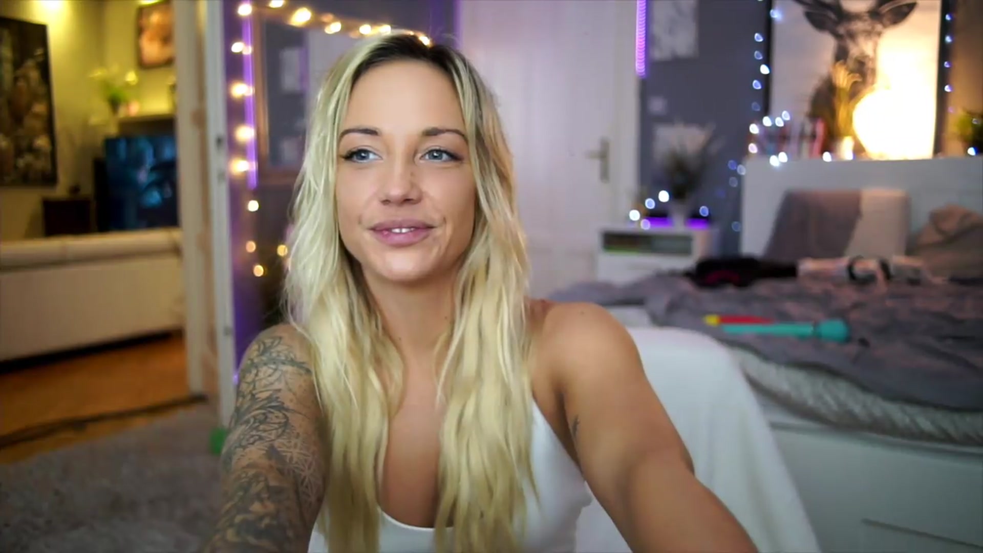 Gallery image thumbnail from Hotangelalli's myfreecams stream on, 09/06/2026, 23:04 image 14 of 20