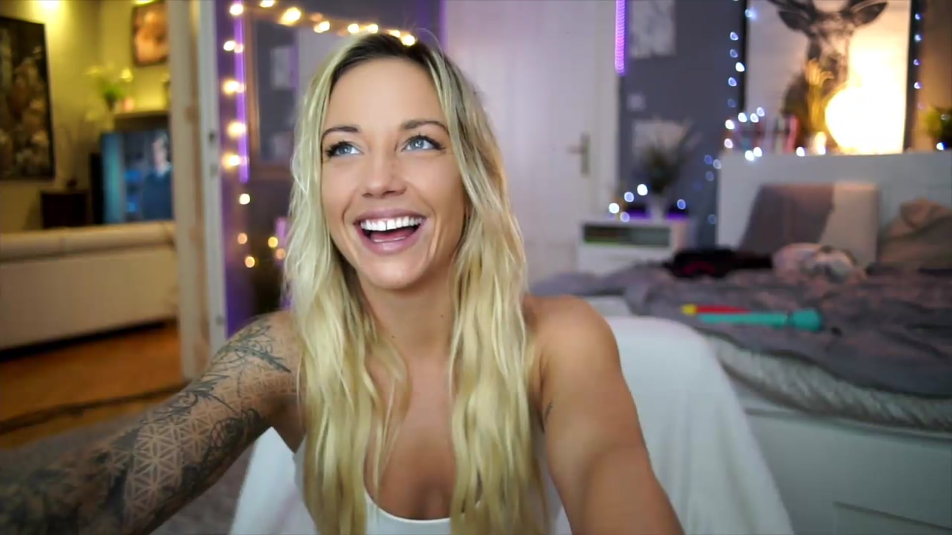 Gallery image thumbnail from Hotangelalli's myfreecams stream on, 09/06/2026, 23:04 image 12 of 20