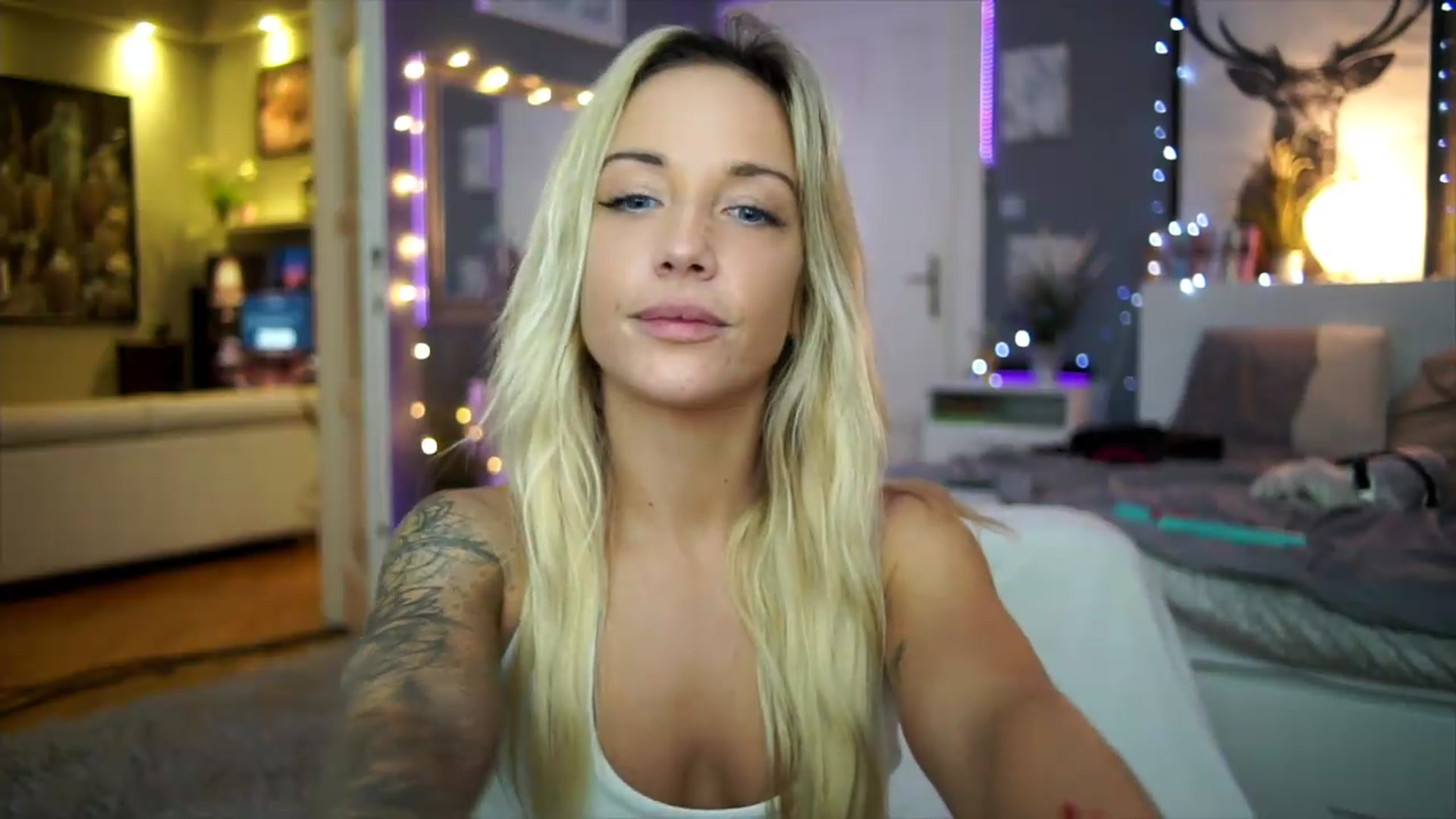 Gallery image thumbnail from Hotangelalli's myfreecams stream on, 09/07/2026, 03:18 image 15 of 20