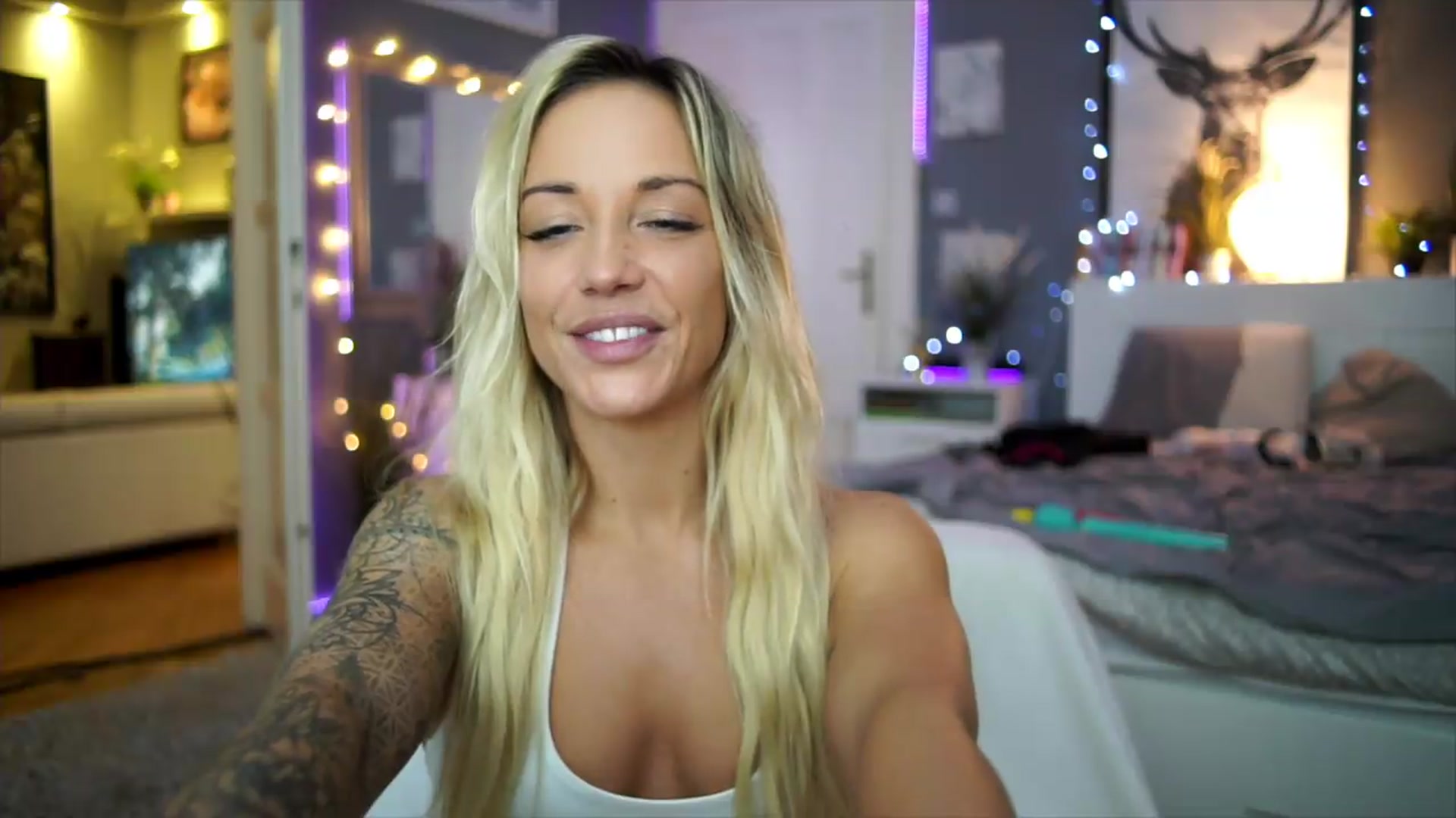 Gallery image thumbnail from Hotangelalli's myfreecams stream on, 09/07/2026, 03:18 image 2 of 20