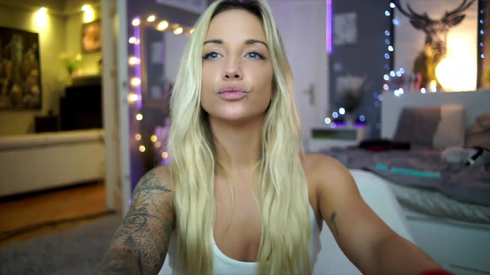 Gallery image thumbnail from Hotangelalli's myfreecams stream on, 09/07/2026, 03:18 image 17 of 20