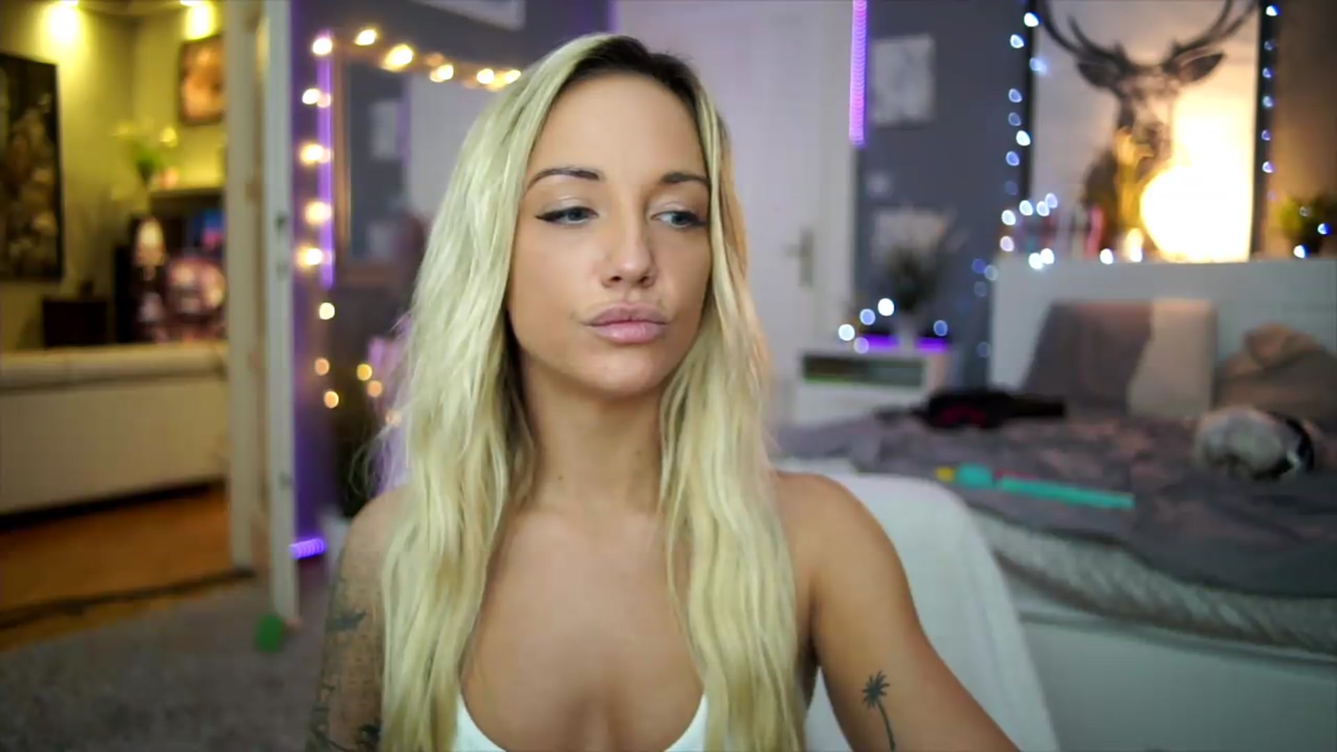 Gallery image thumbnail from Hotangelalli's myfreecams stream on, 09/07/2026, 03:18 image 5 of 20