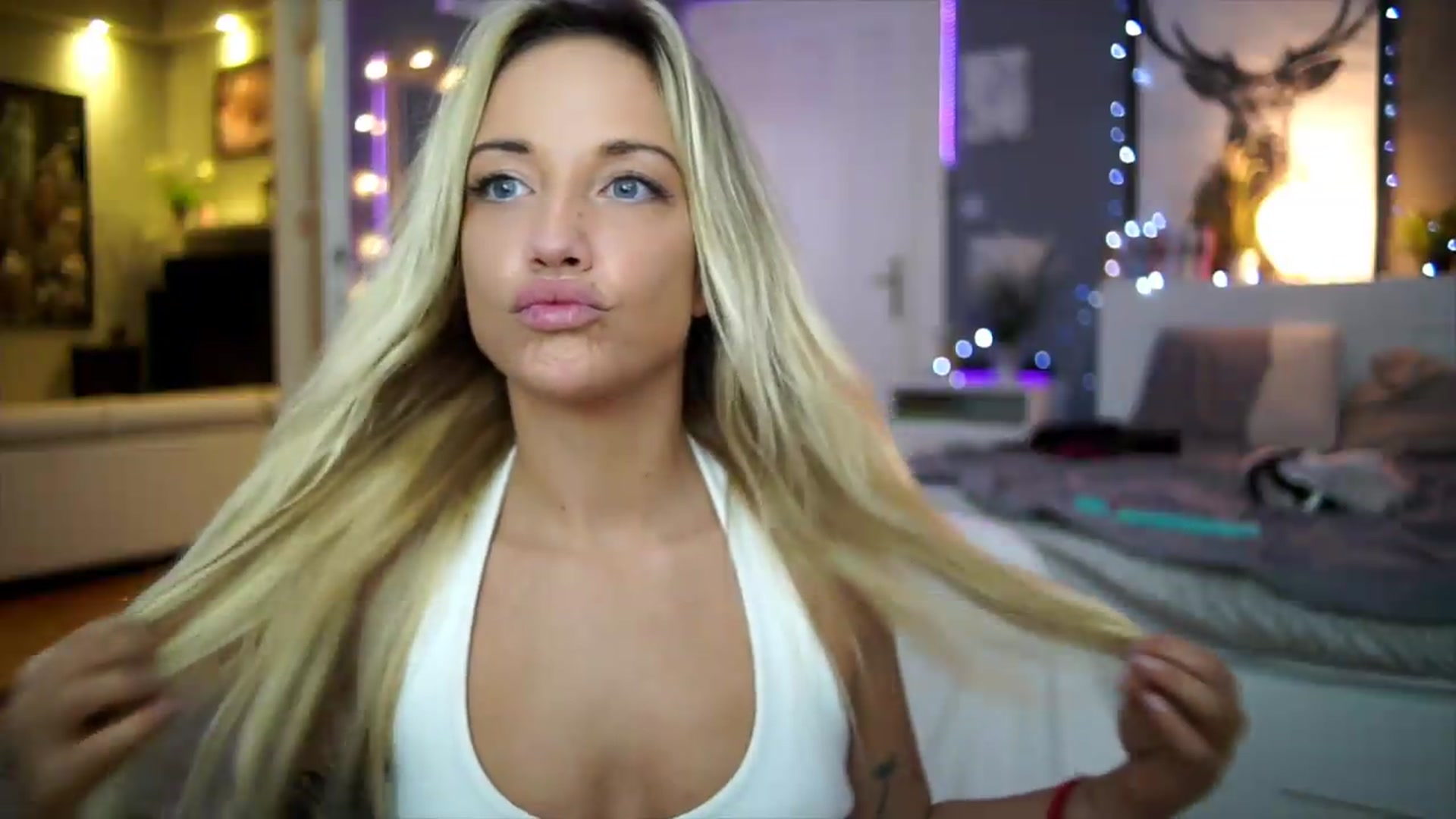Gallery image thumbnail from Hotangelalli's myfreecams stream on, 09/07/2026, 04:17 image 20 of 20
