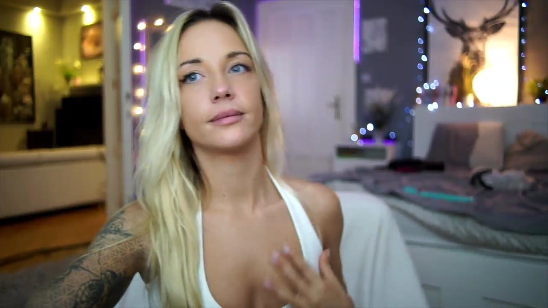 Gallery image thumbnail from Hotangelalli's myfreecams stream on, 09/07/2026, 04:17 image 4 of 20