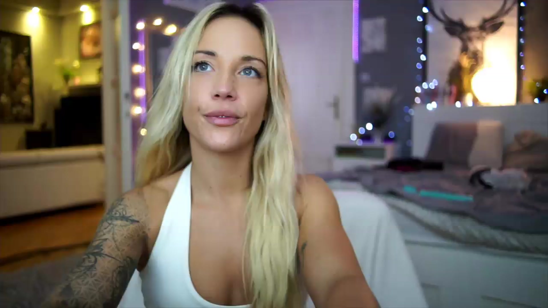Gallery image thumbnail from Hotangelalli's myfreecams stream on, 09/07/2026, 04:17 image 1 of 20