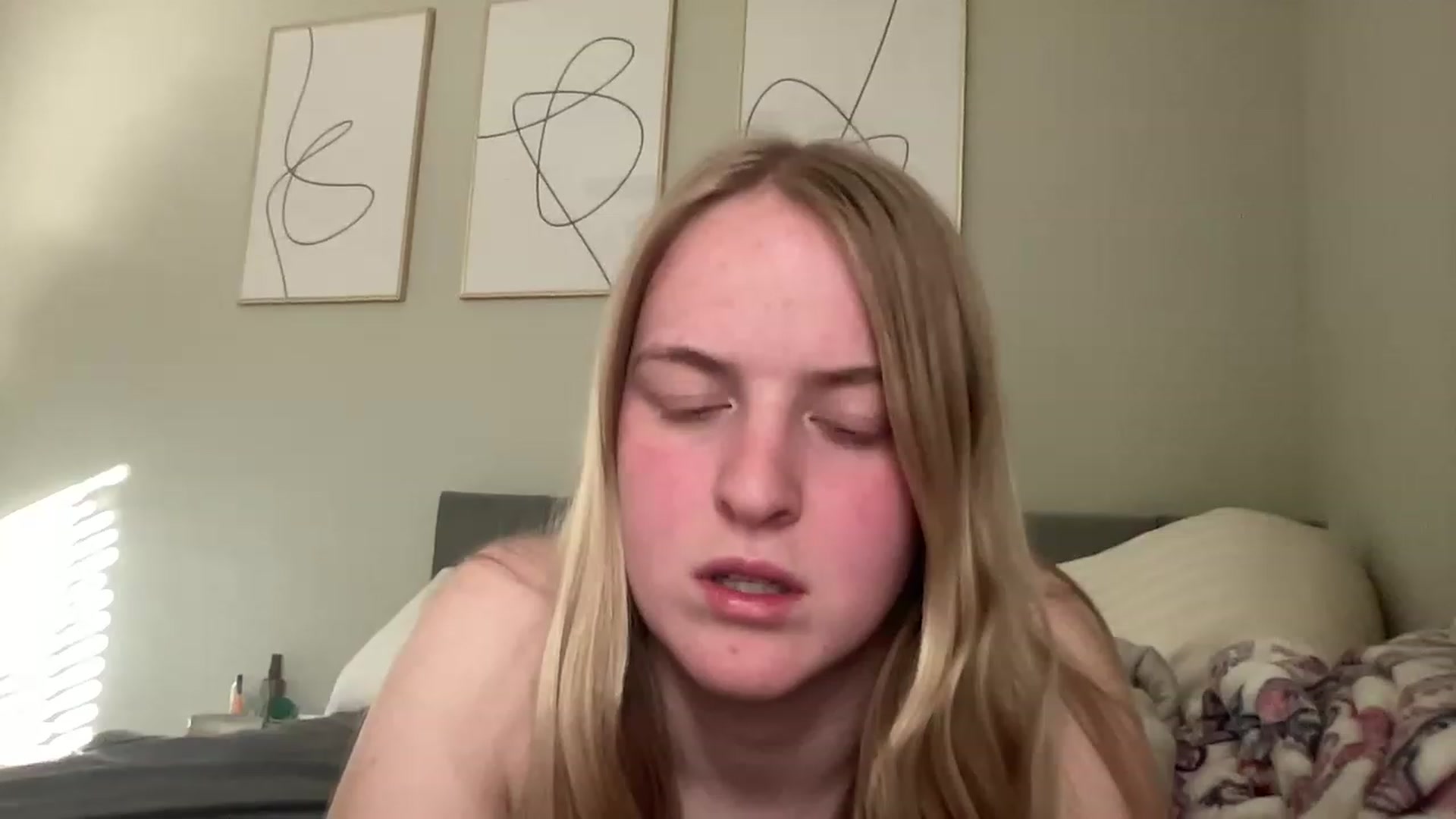 Gallery image thumbnail from Hotblonde44's myfreecams stream on, 03/30/2023, 23:01 image 15 of 20