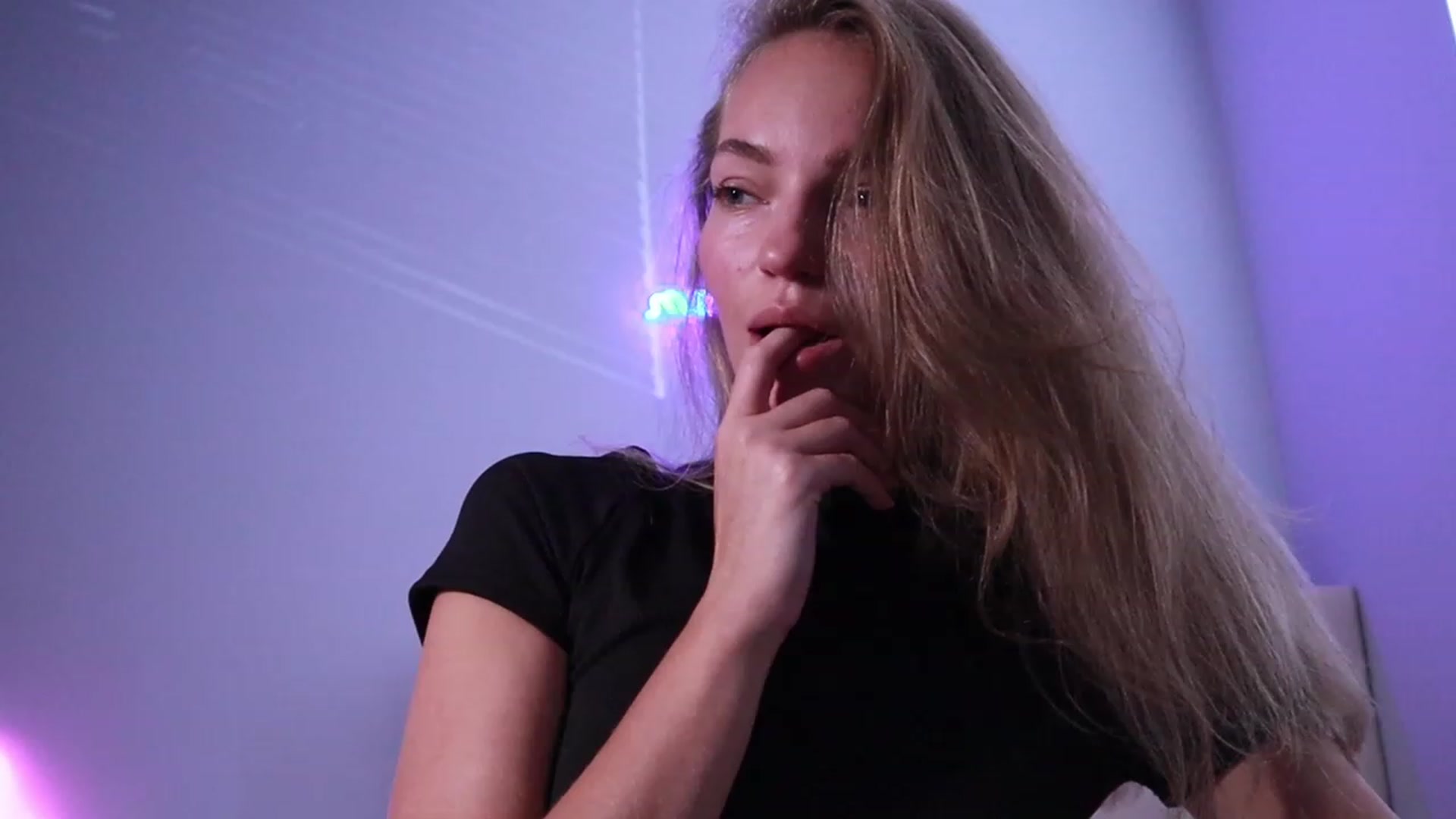 Gallery image thumbnail from Hotfound404's myfreecams stream on, 09/16/2023, 15:13 image 16 of 20