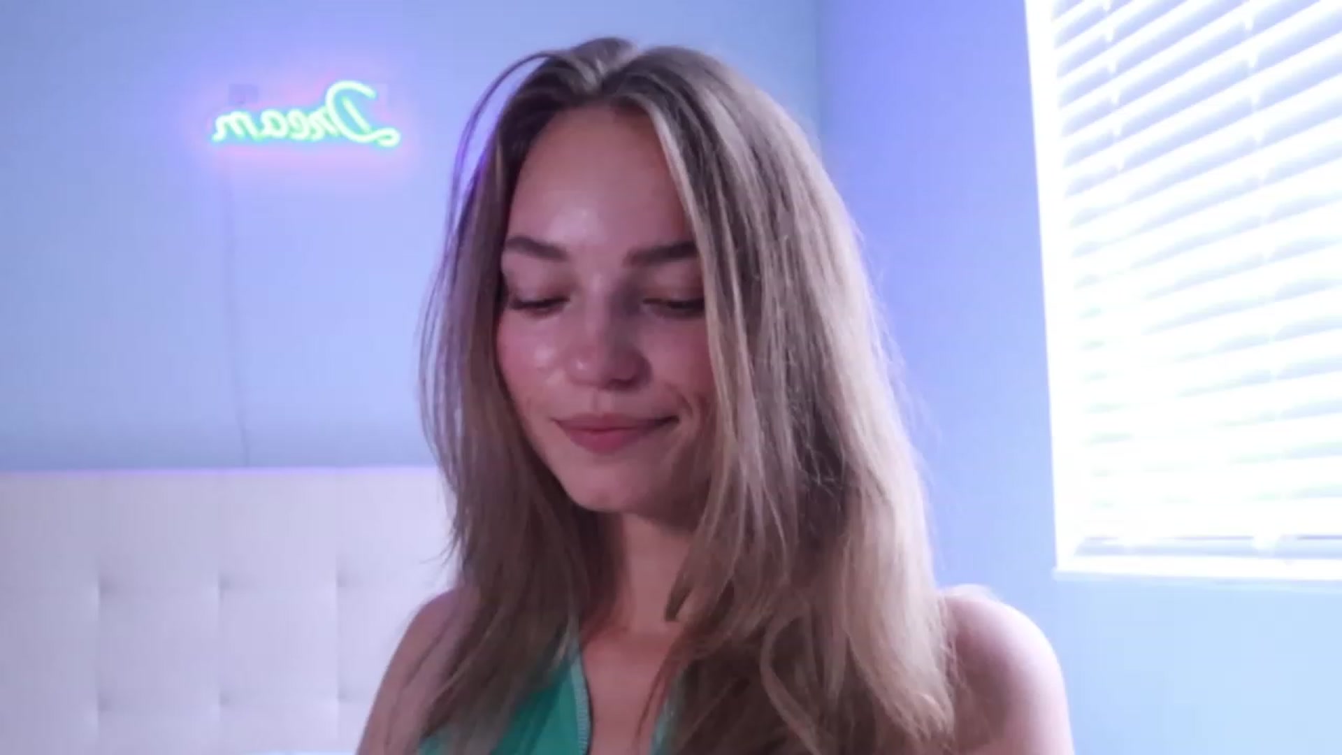 Gallery image thumbnail from Hotfound404's myfreecams stream on, 10/12/2023, 18:42 image 18 of 20