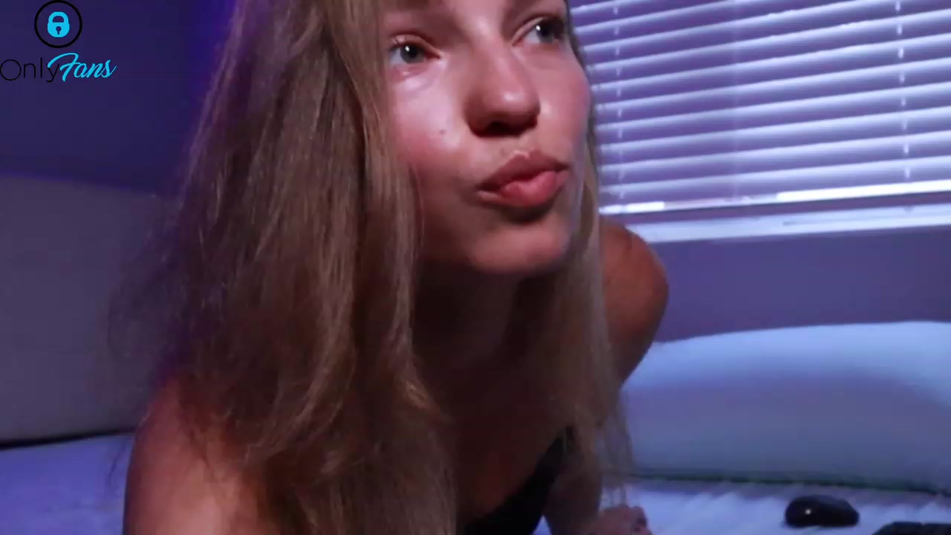 Gallery image thumbnail from Hotfound404's myfreecams stream on, 11/14/2023, 21:31 image 2 of 20