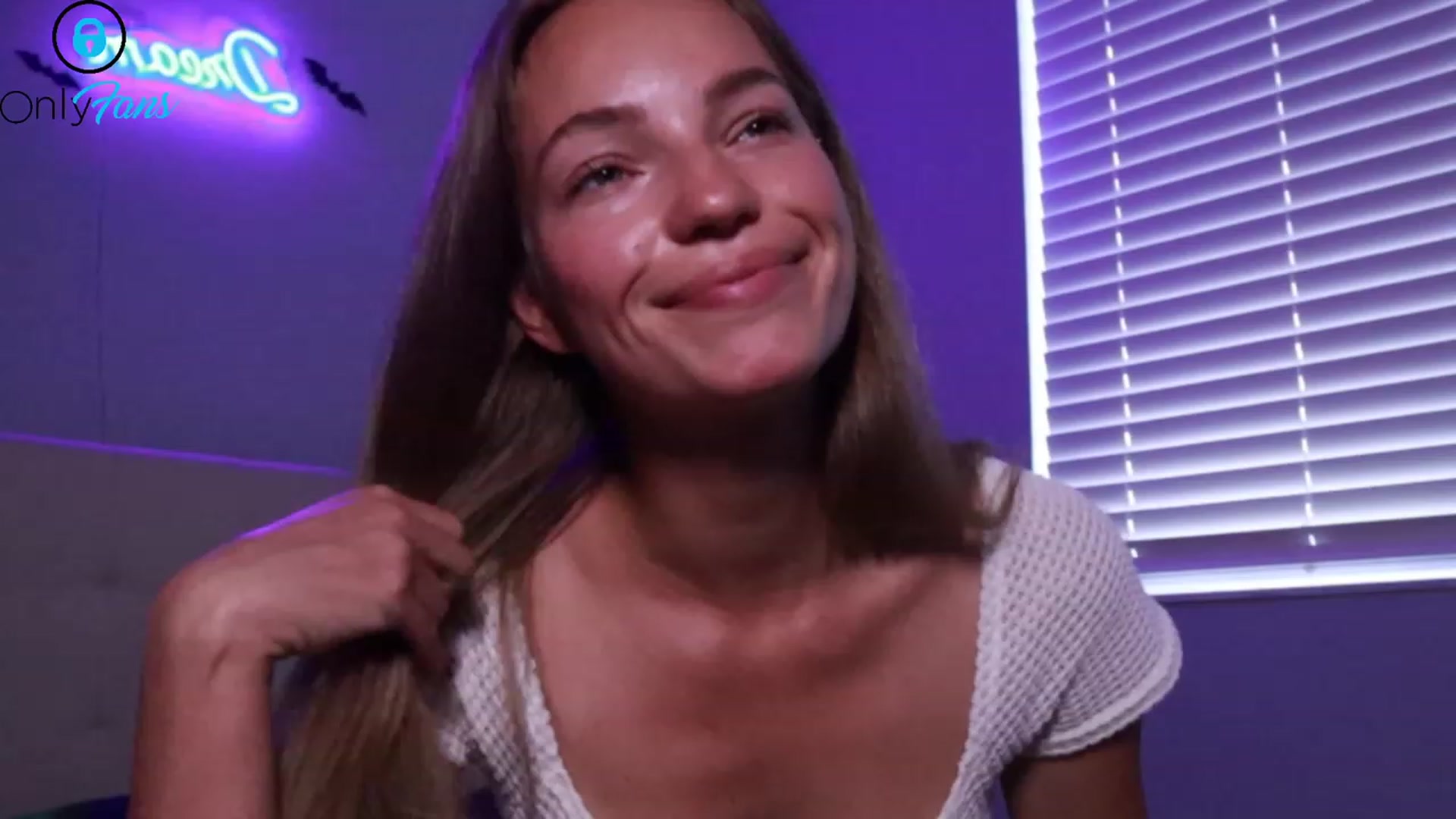 Gallery image thumbnail from Hotfound404's myfreecams stream on, 12/06/2023, 21:35 image 14 of 20