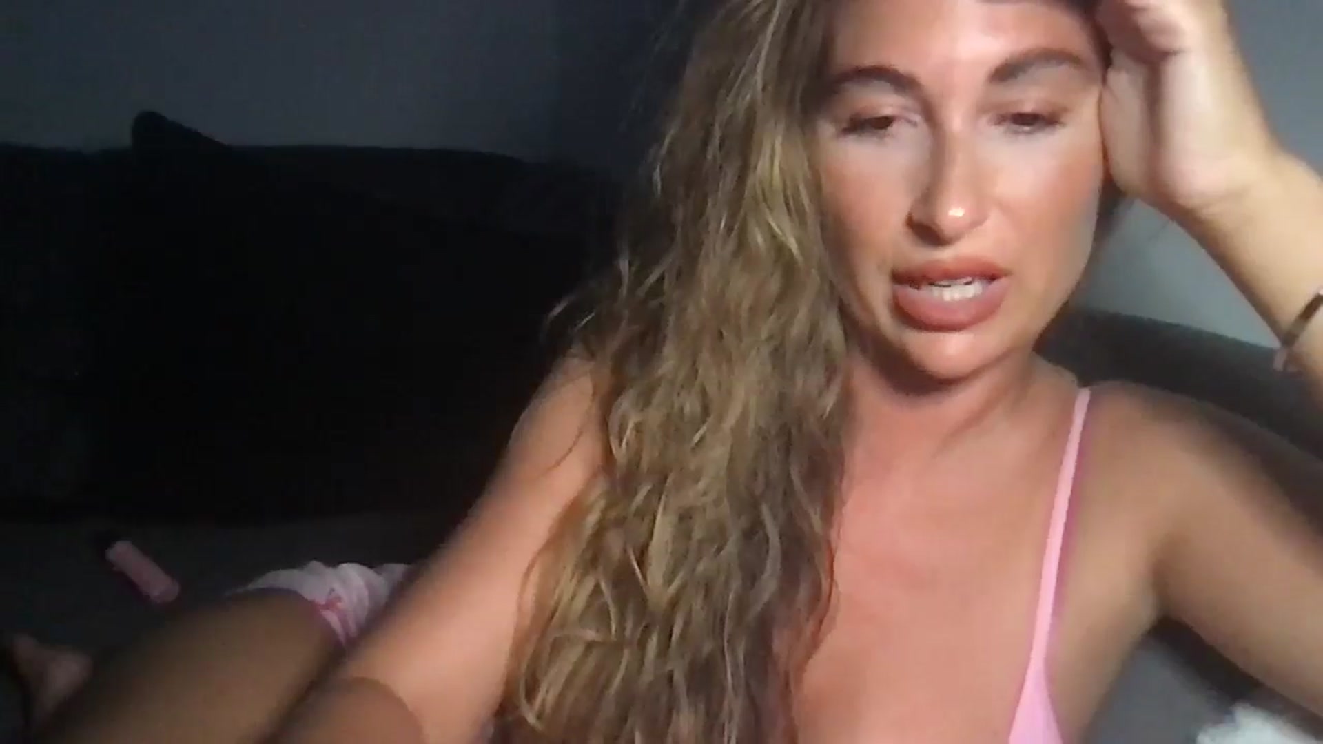 Gallery image thumbnail from Hotmama5's myfreecams stream on, 08/08/2025, 20:17 image 14 of 20