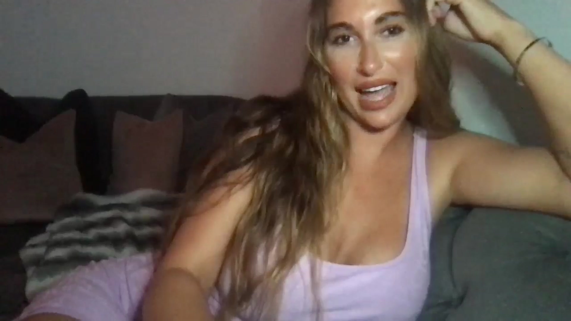 Gallery image thumbnail from Hotmama5's myfreecams stream on, 08/09/2025, 19:03 image 4 of 20