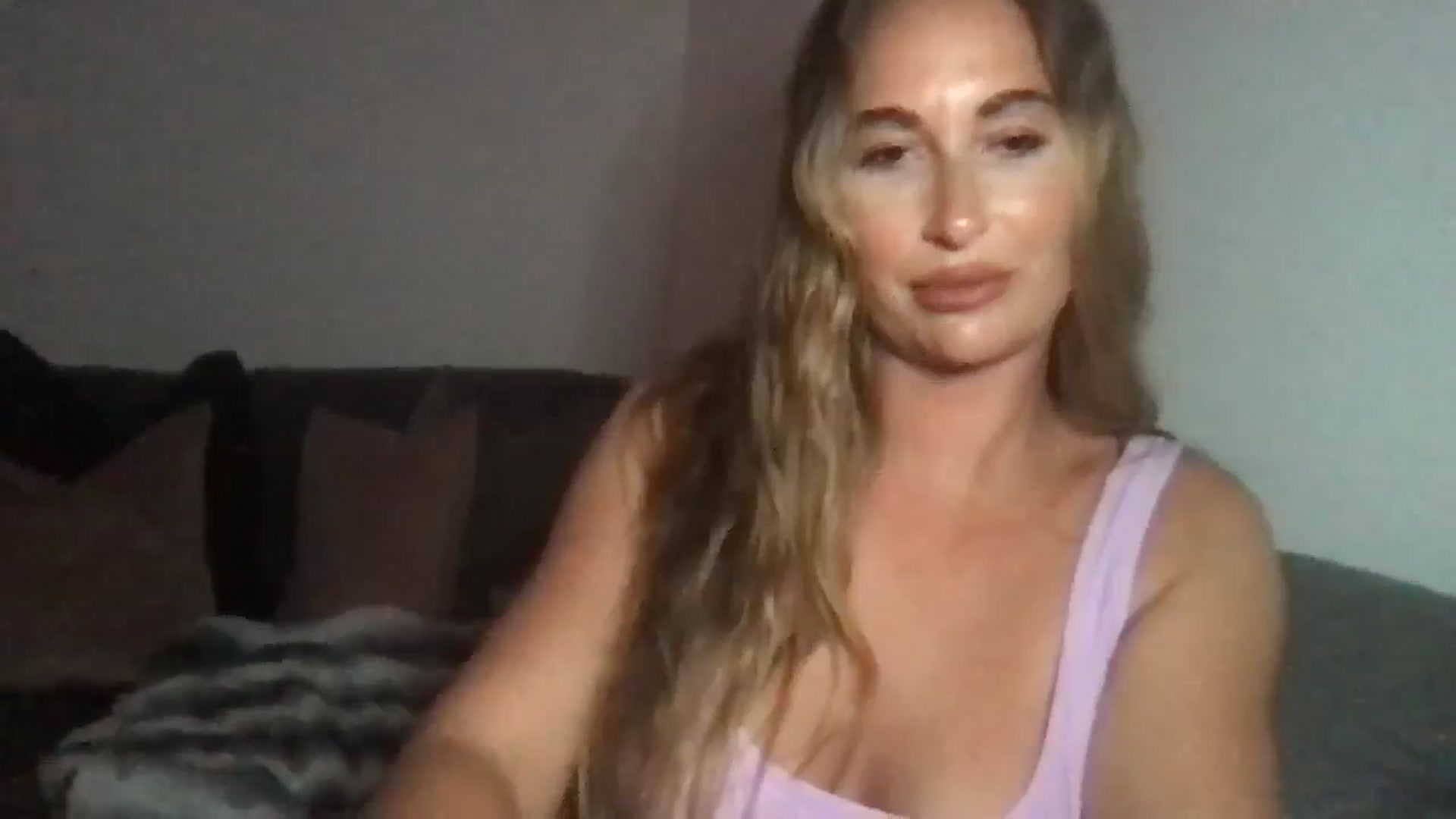 Gallery image thumbnail from Hotmama5's myfreecams stream on, 08/09/2025, 19:03 image 19 of 20