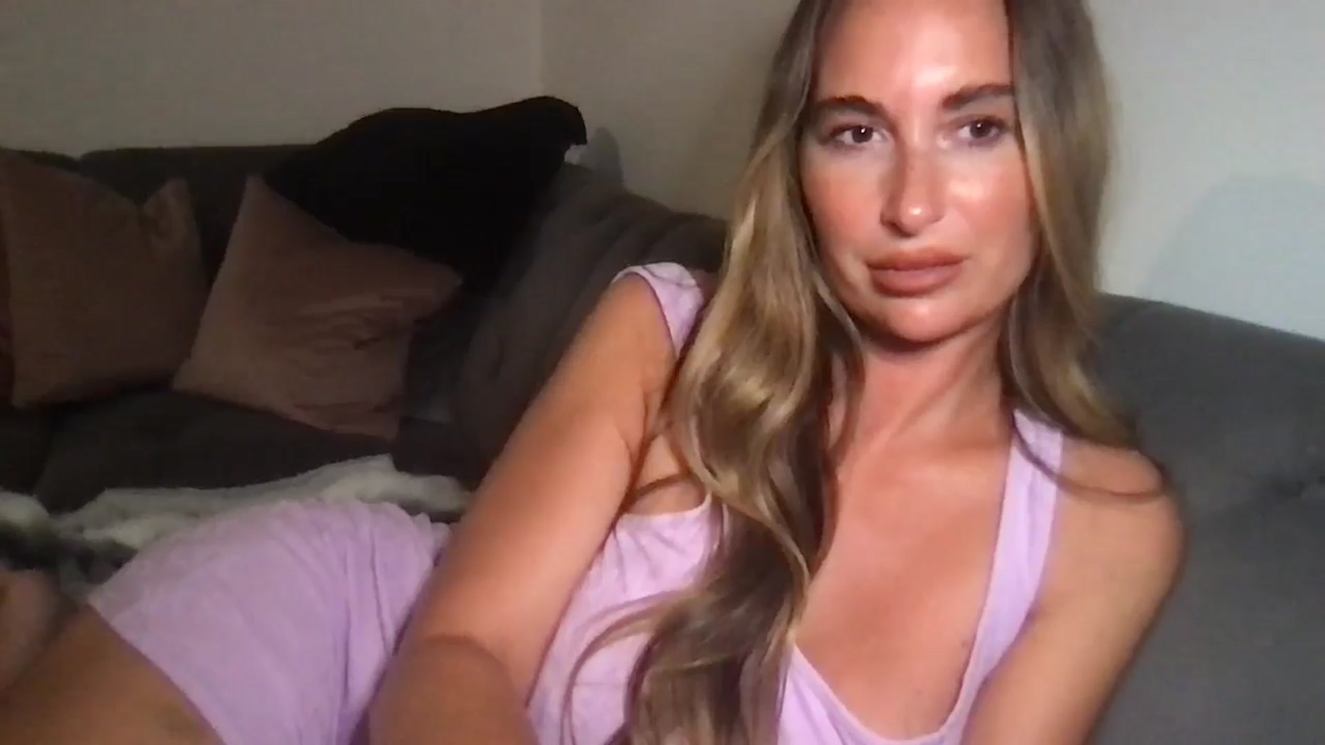 Gallery image thumbnail from Hotmama5's myfreecams stream on, 08/20/2025, 21:01 image 13 of 20