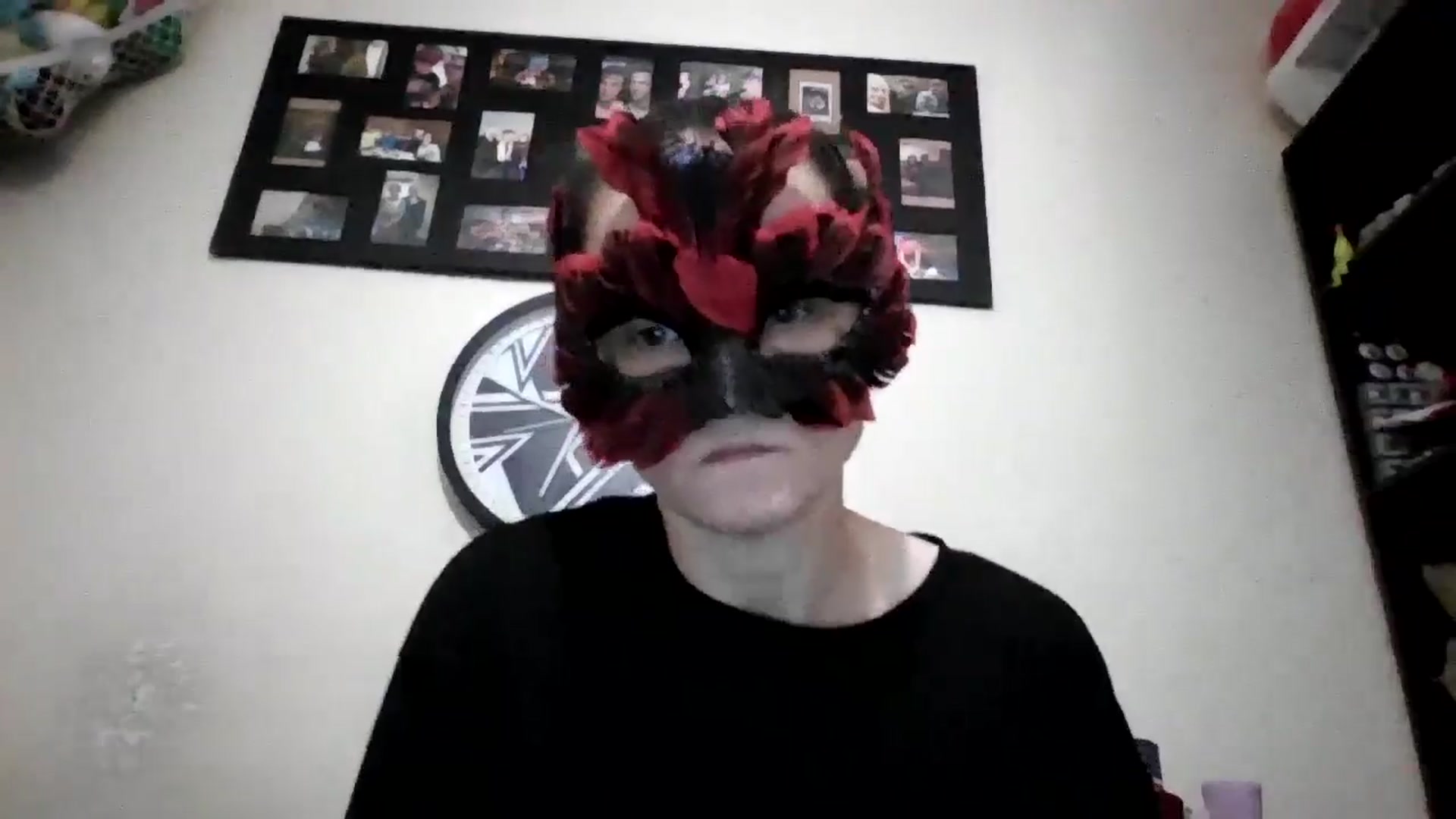 Gallery image thumbnail from Hotmilf2026's myfreecams stream on, 11/16/2025, 17:31 image 18 of 20