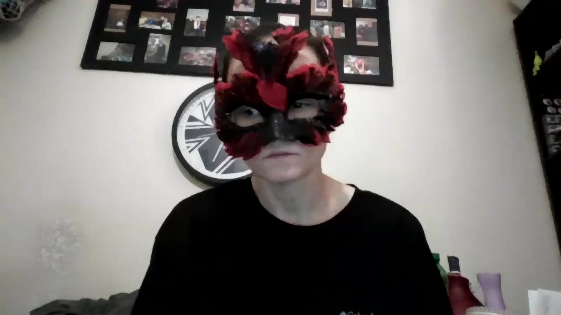 Gallery image thumbnail from Hotmilf2026's myfreecams stream on, 11/16/2025, 17:31 image 9 of 20
