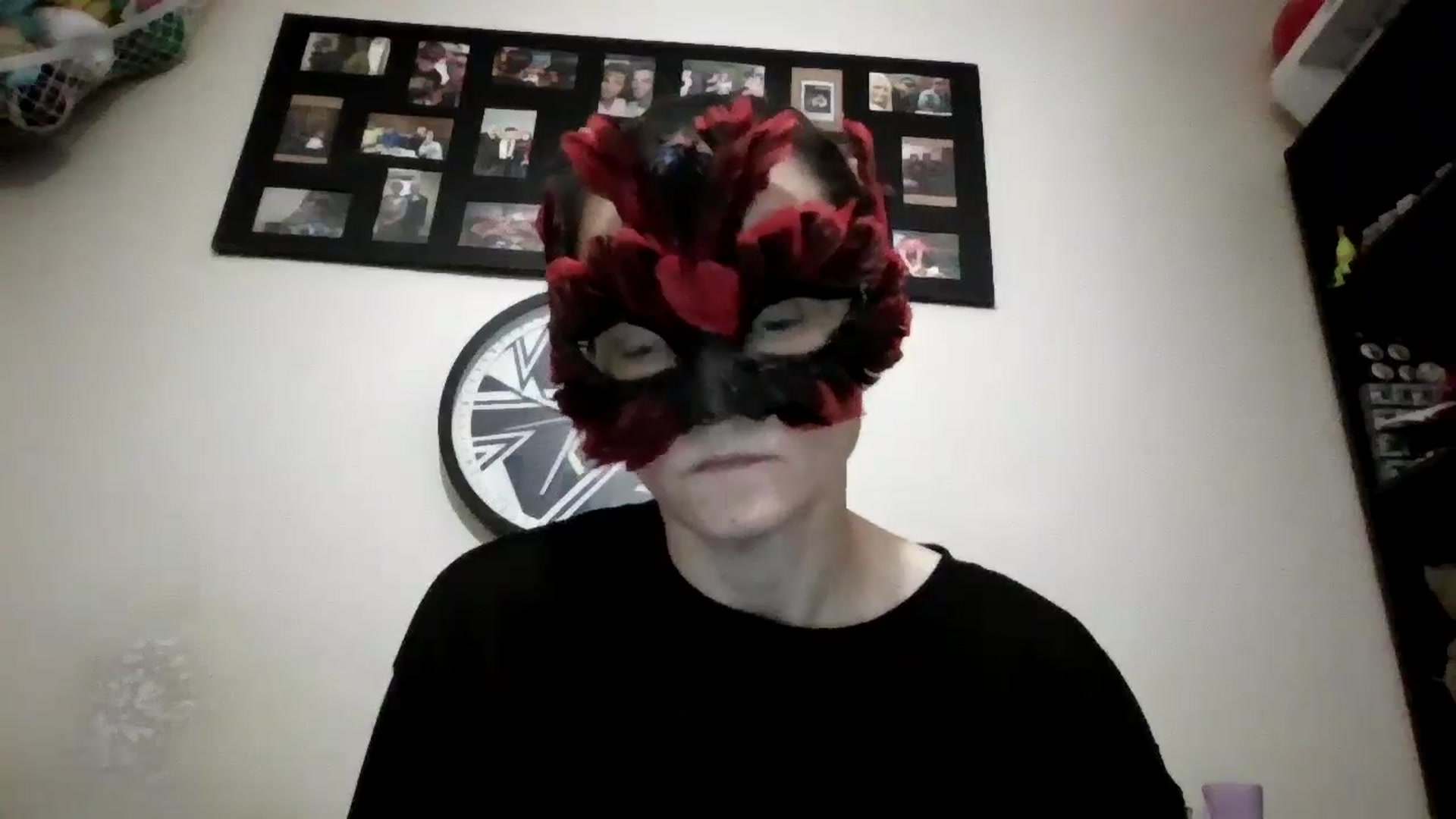 Gallery image thumbnail from Hotmilf2026's myfreecams stream on, 11/16/2025, 17:31 image 19 of 20