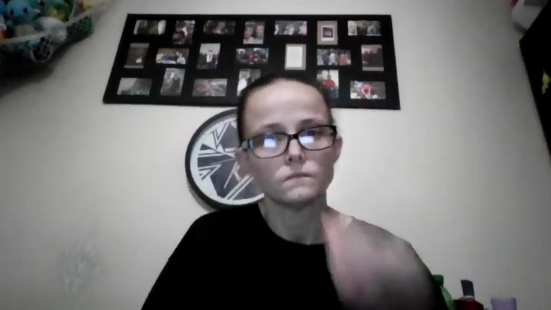 Gallery image thumbnail from Hotmilf2026's myfreecams stream on, 11/16/2025, 18:59 image 4 of 20