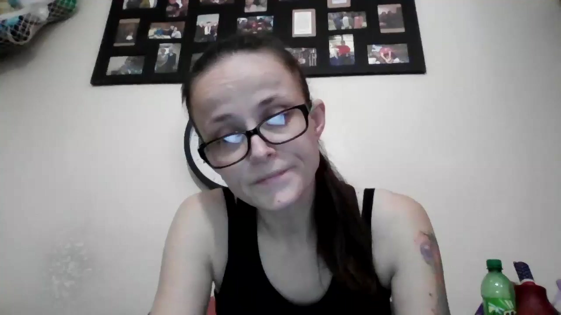 Gallery image thumbnail from Hotmilf2026's myfreecams stream on, 11/17/2025, 16:38 image 18 of 20