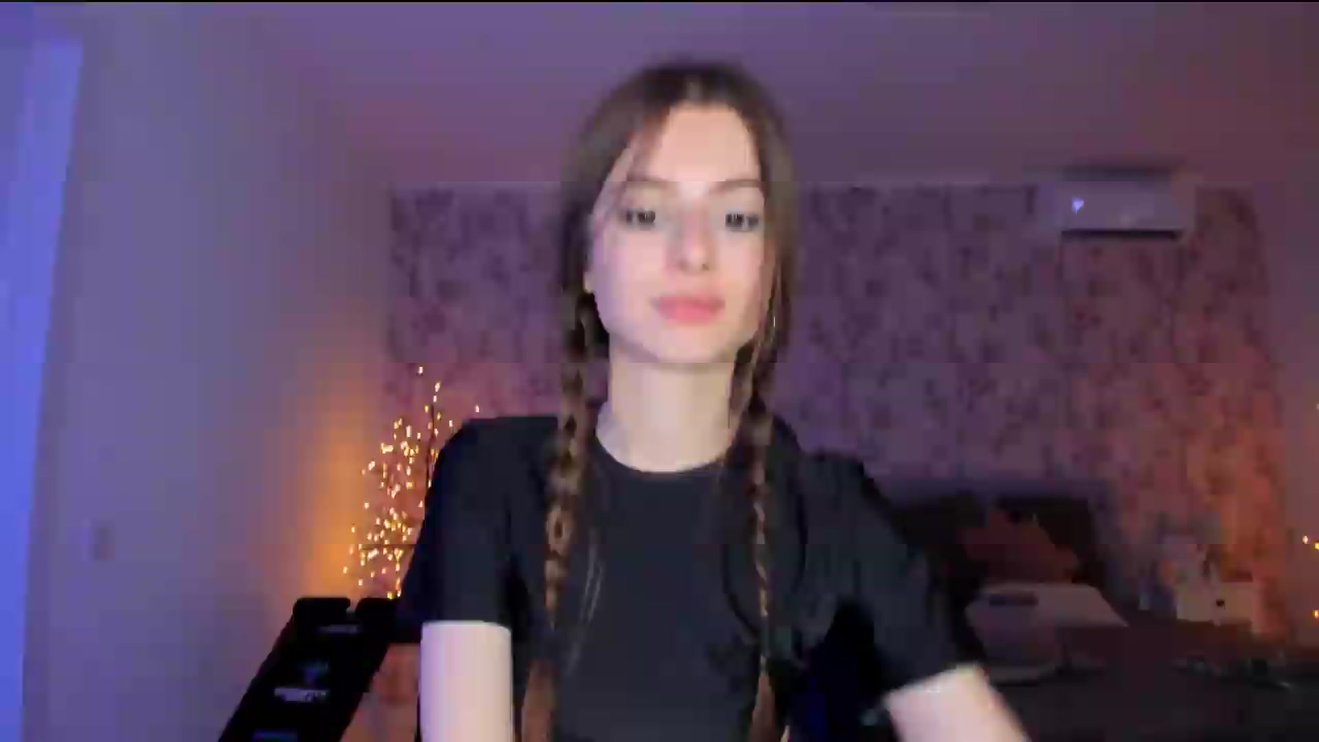 Gallery image thumbnail from Hotmolly_'s myfreecams stream on, 08/07/2026, 15:05 image 8 of 20