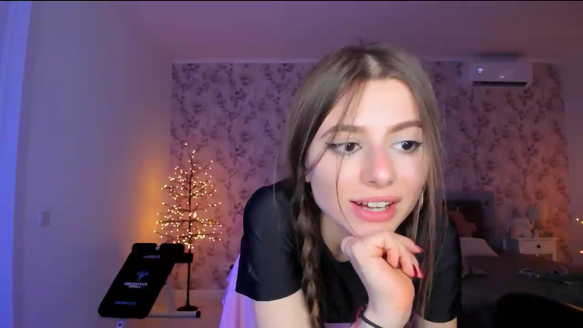 Gallery image thumbnail from Hotmolly_'s myfreecams stream on, 08/07/2026, 15:05 image 20 of 20
